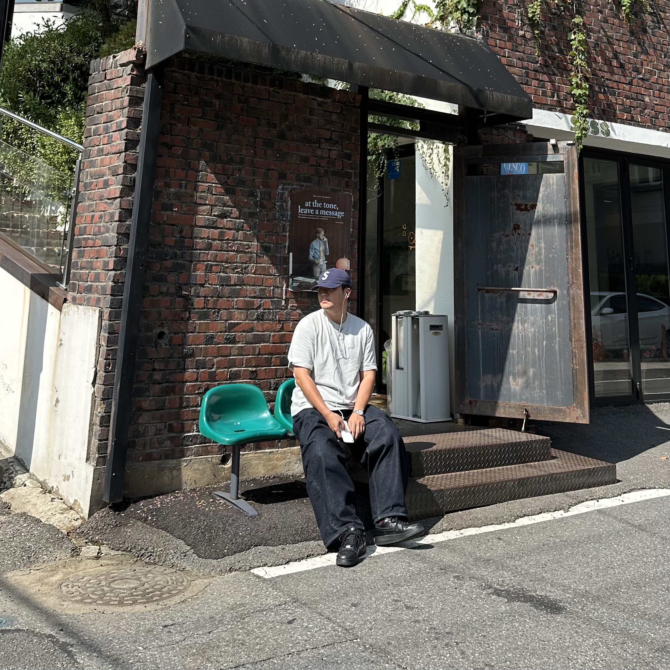 Supreme Seersucker S Logo 6-Panel Navy - 24SS, Nike Air Force 1 '07 Low Triple Black 착용 스타일 - 3