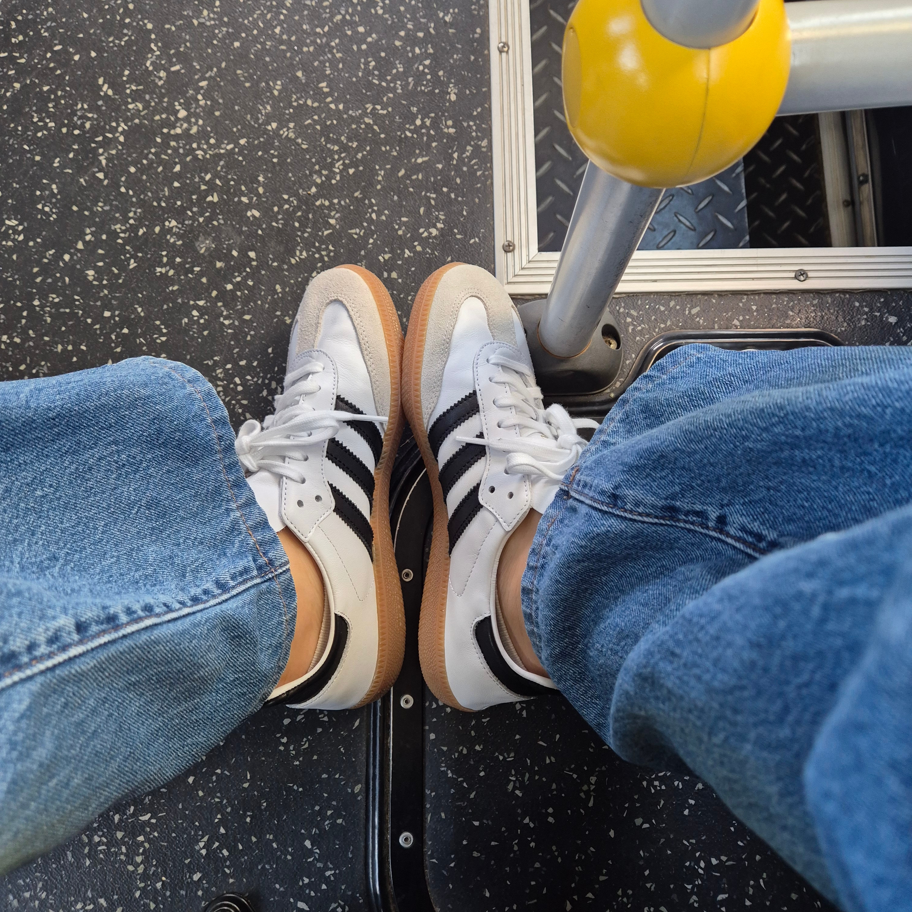 Adidas Samba Decon Cloud White 착용 스타일 - 1