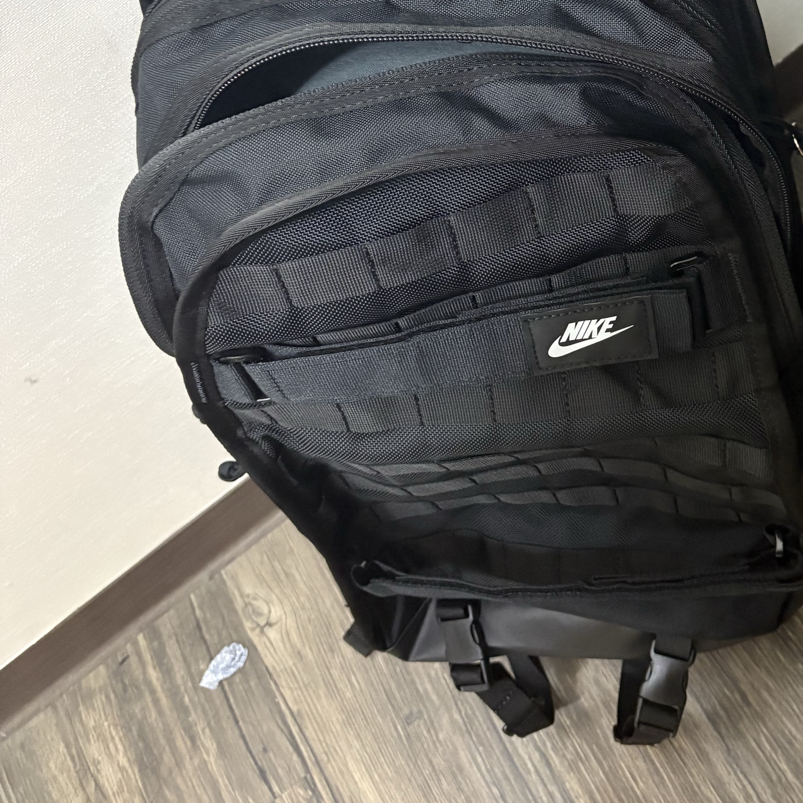 Nike NSW RPM Backpack 26L Black White 착용 스타일