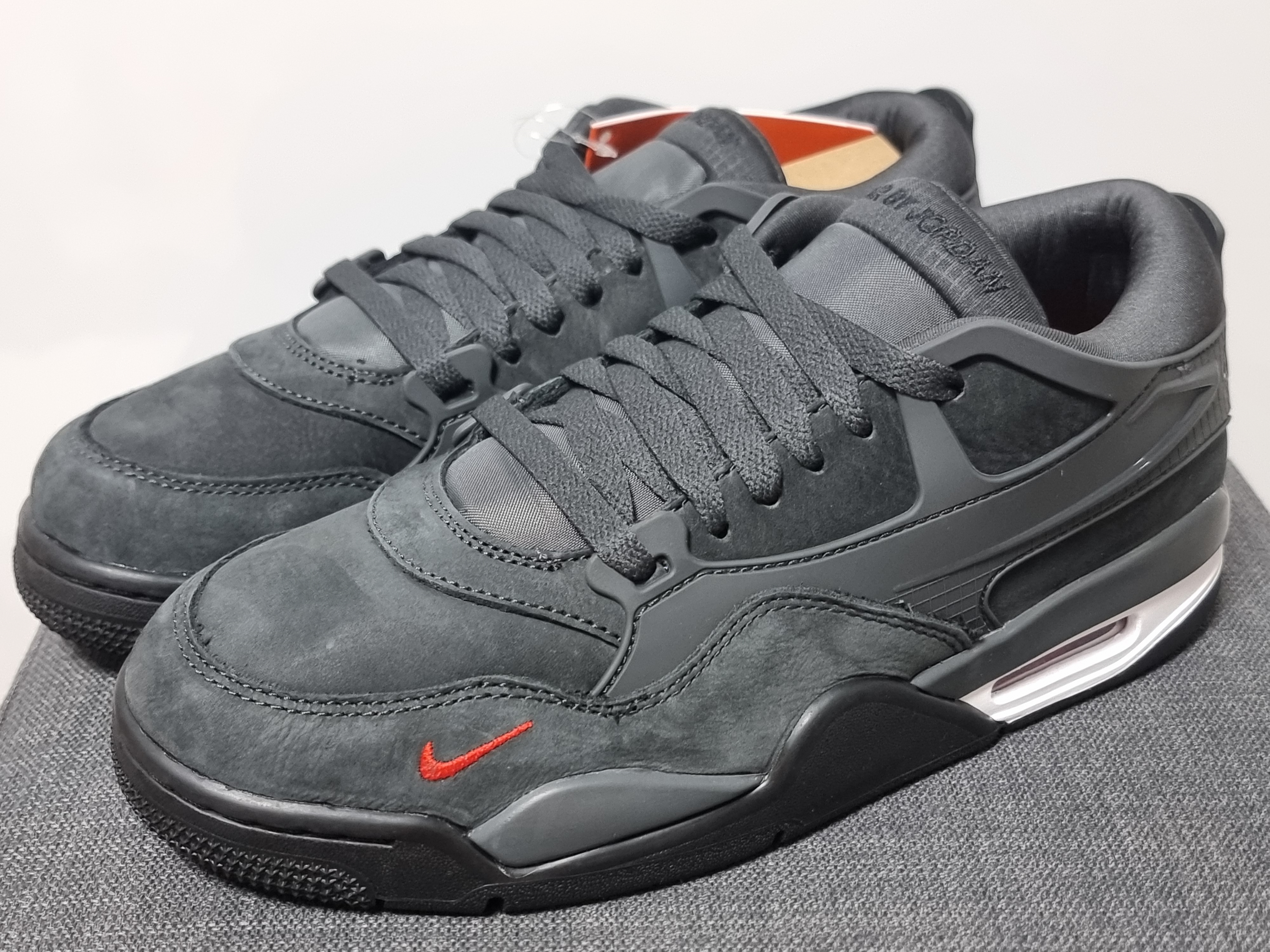 Jordan 4 x Nigel Sylvester RM SP Driveway Grey 착용 스타일