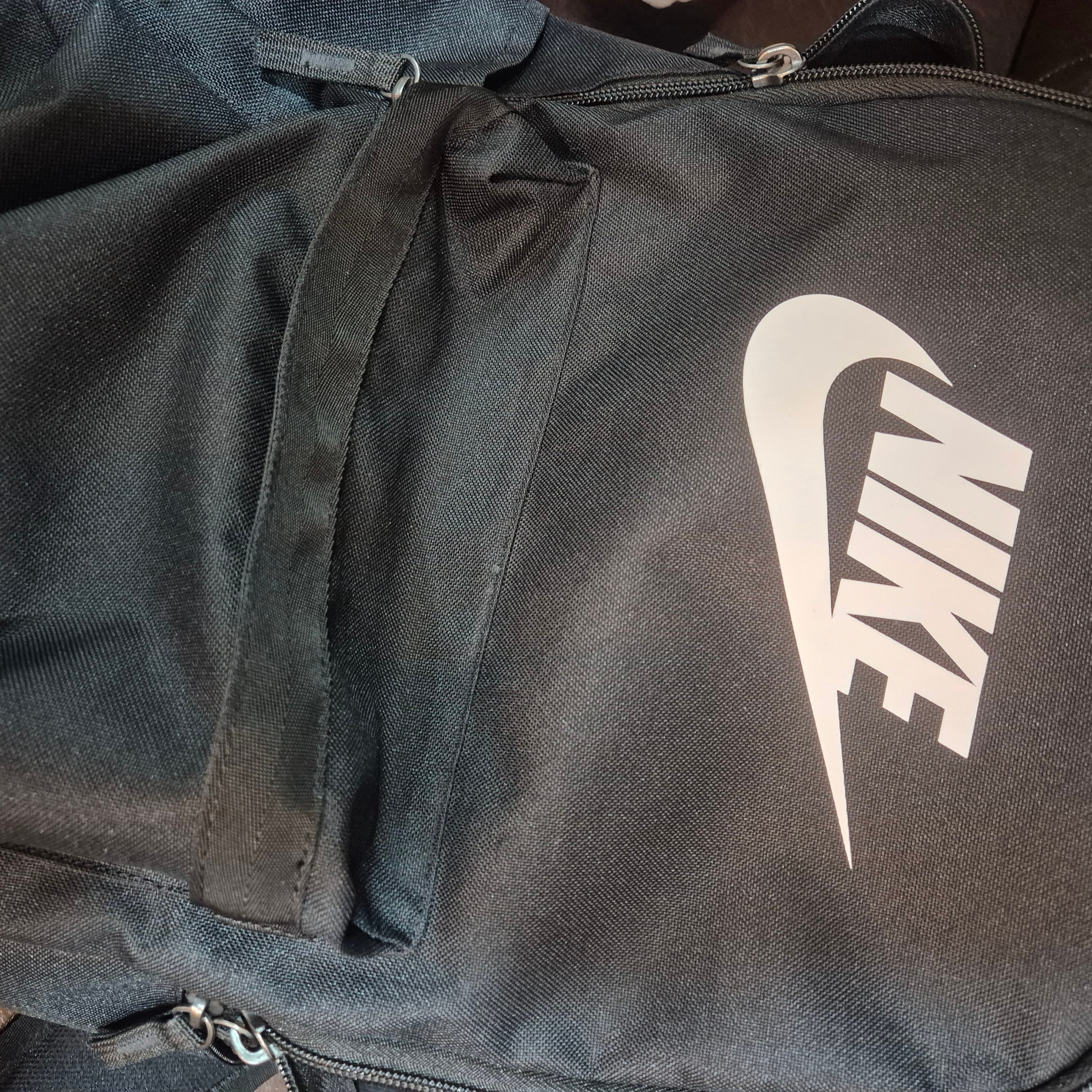 Nike Heritage Backpack 25L Black 착용 스타일