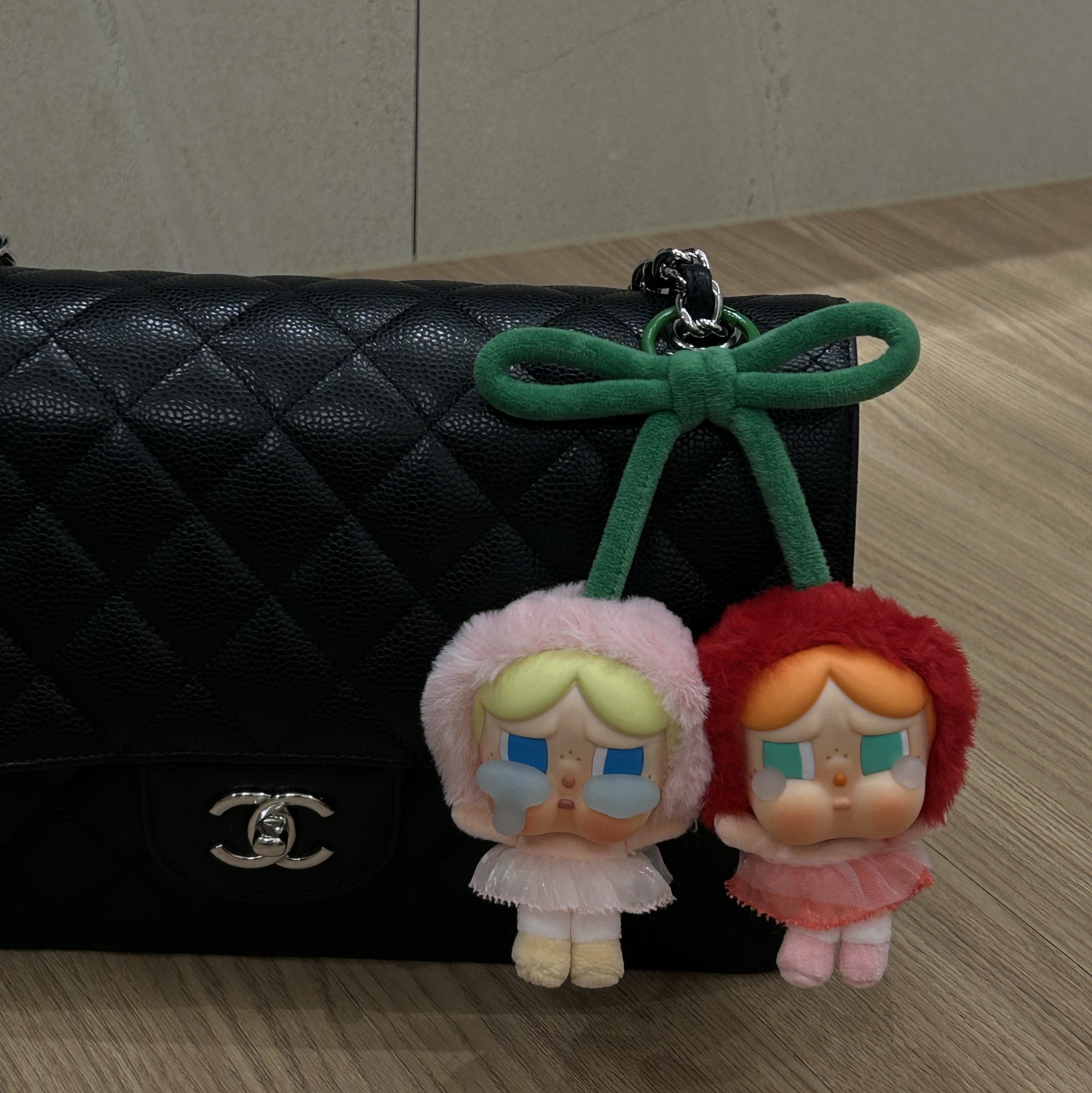 Pop Mart Crybaby Crying For Love Series Vinyl Plush, Chanel Classic Large Caviar Silver ์ฐฉ์ฉ ์คํ์ผ - 1