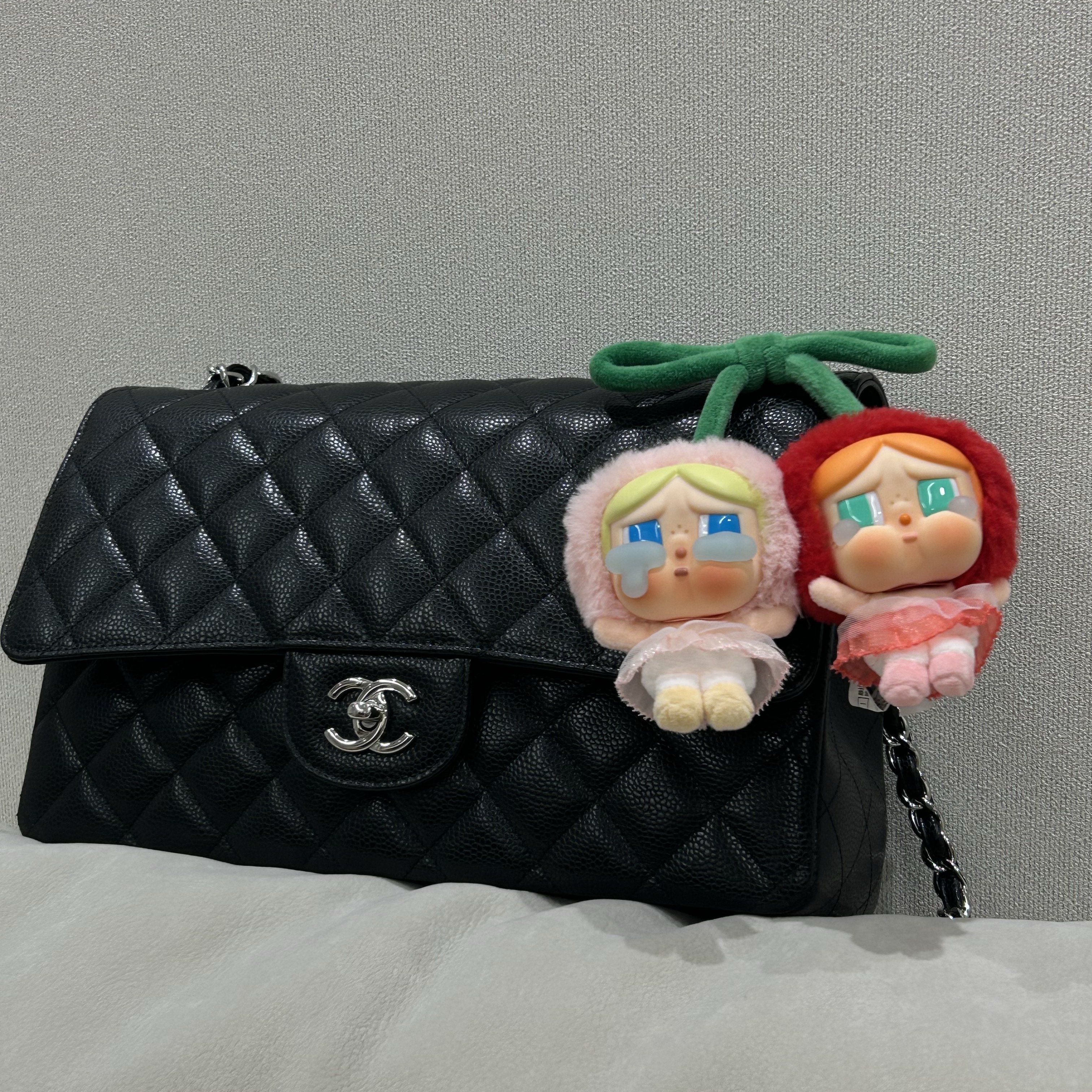 Pop Mart Crybaby Crying For Love Series Vinyl Plush, Chanel Classic Large Caviar Silver ์ฐฉ์ฉ ์คํ์ผ - 3