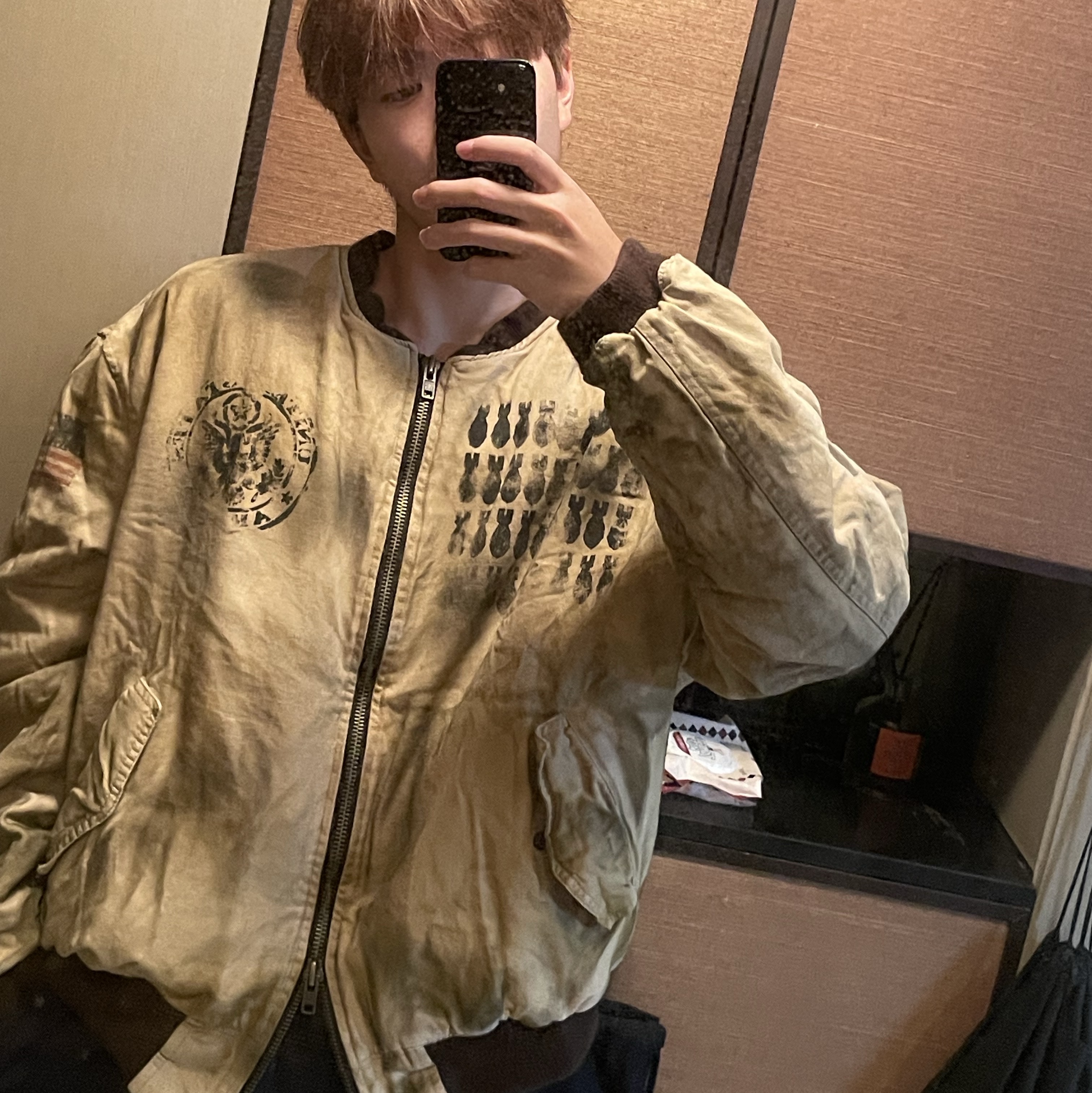 Undermycar Go After Topgun American Flag Washed Bomber Dirty Beige - 24FW 착용 스타일 - 1