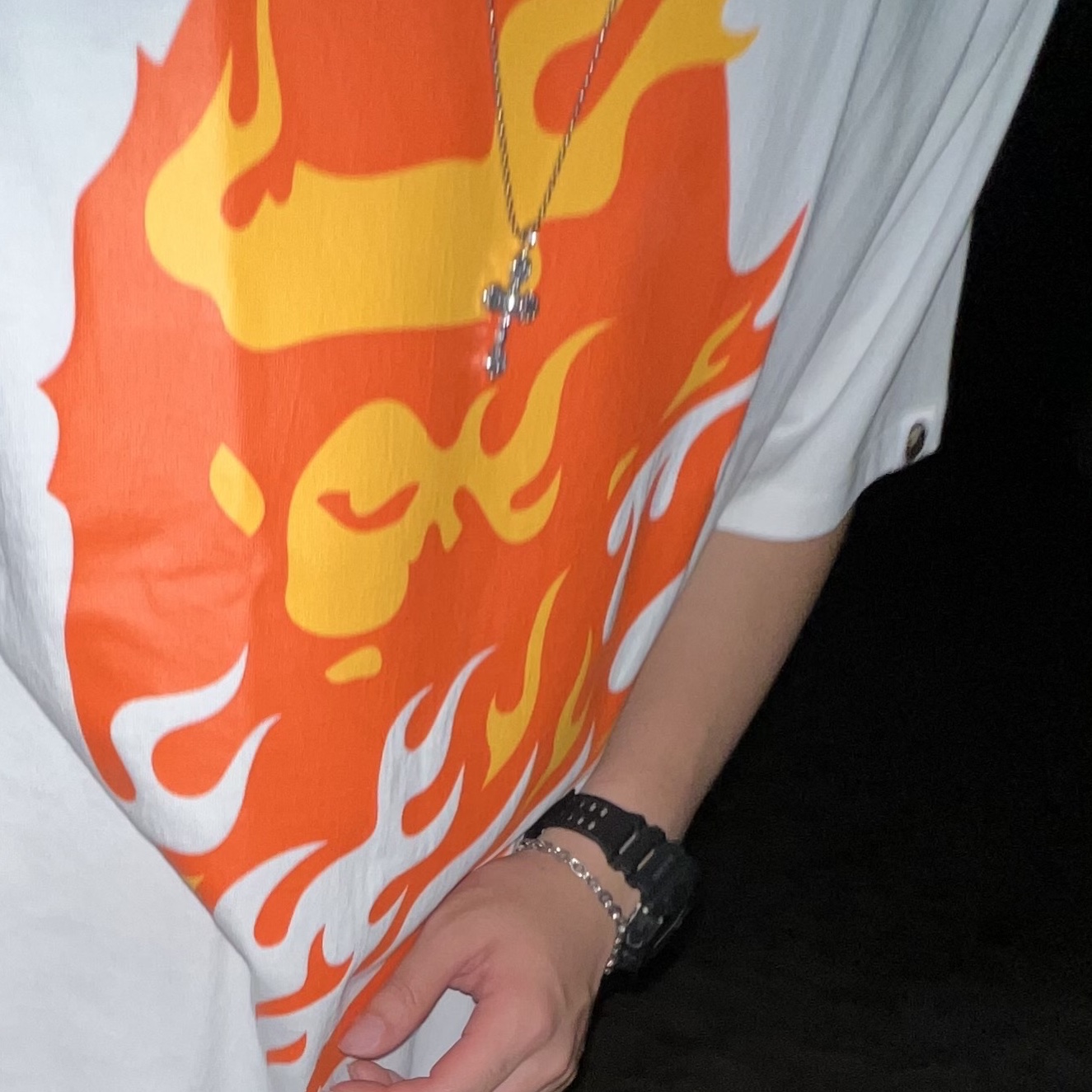BAPE Flame Ape Head T-Shirt White Red, Balenciaga 3B Sports Icon Track Pants Black 착용 스타일 - 1