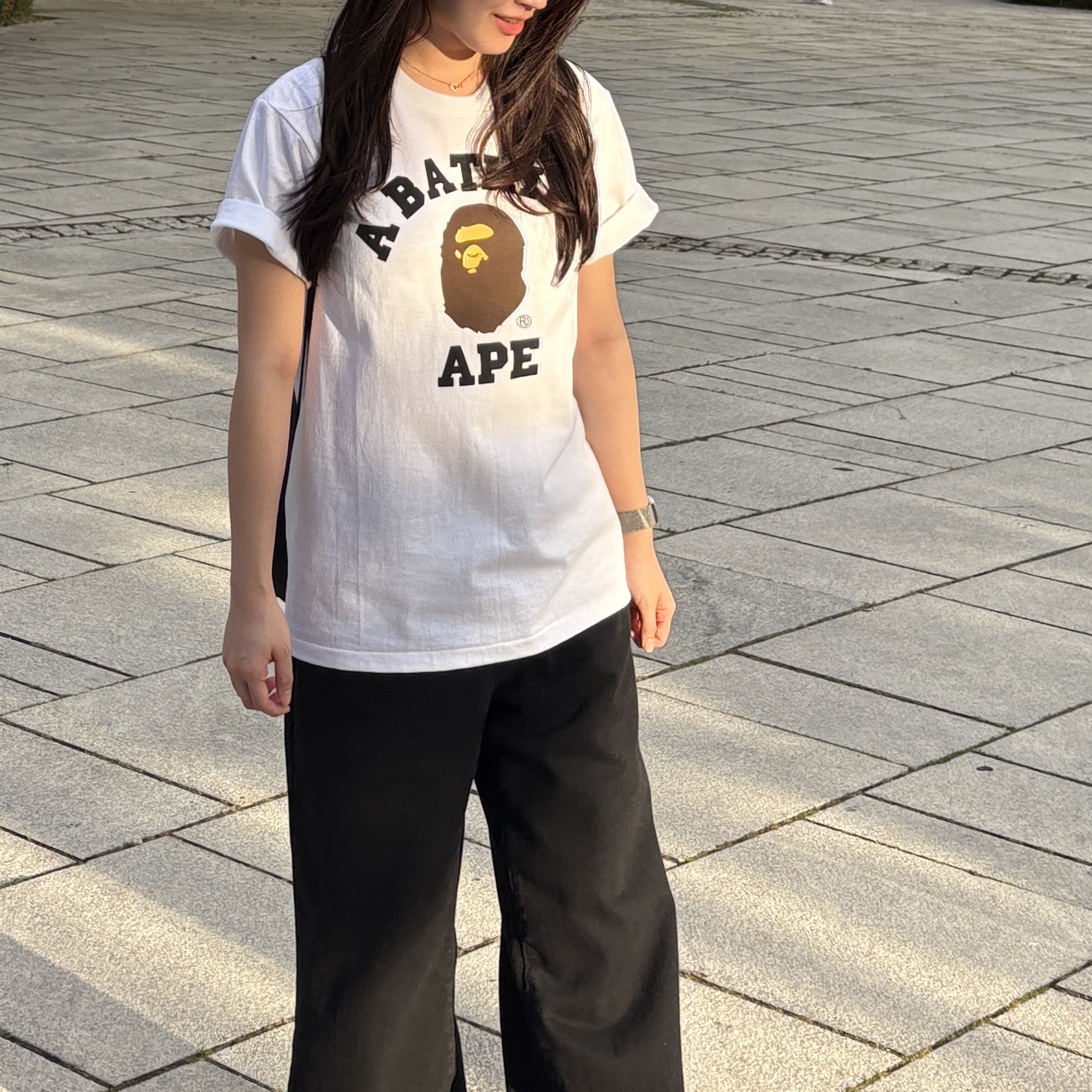 BAPE College T-Shirt White, Puma Speedcat OG Red White 착용 스타일 - 1