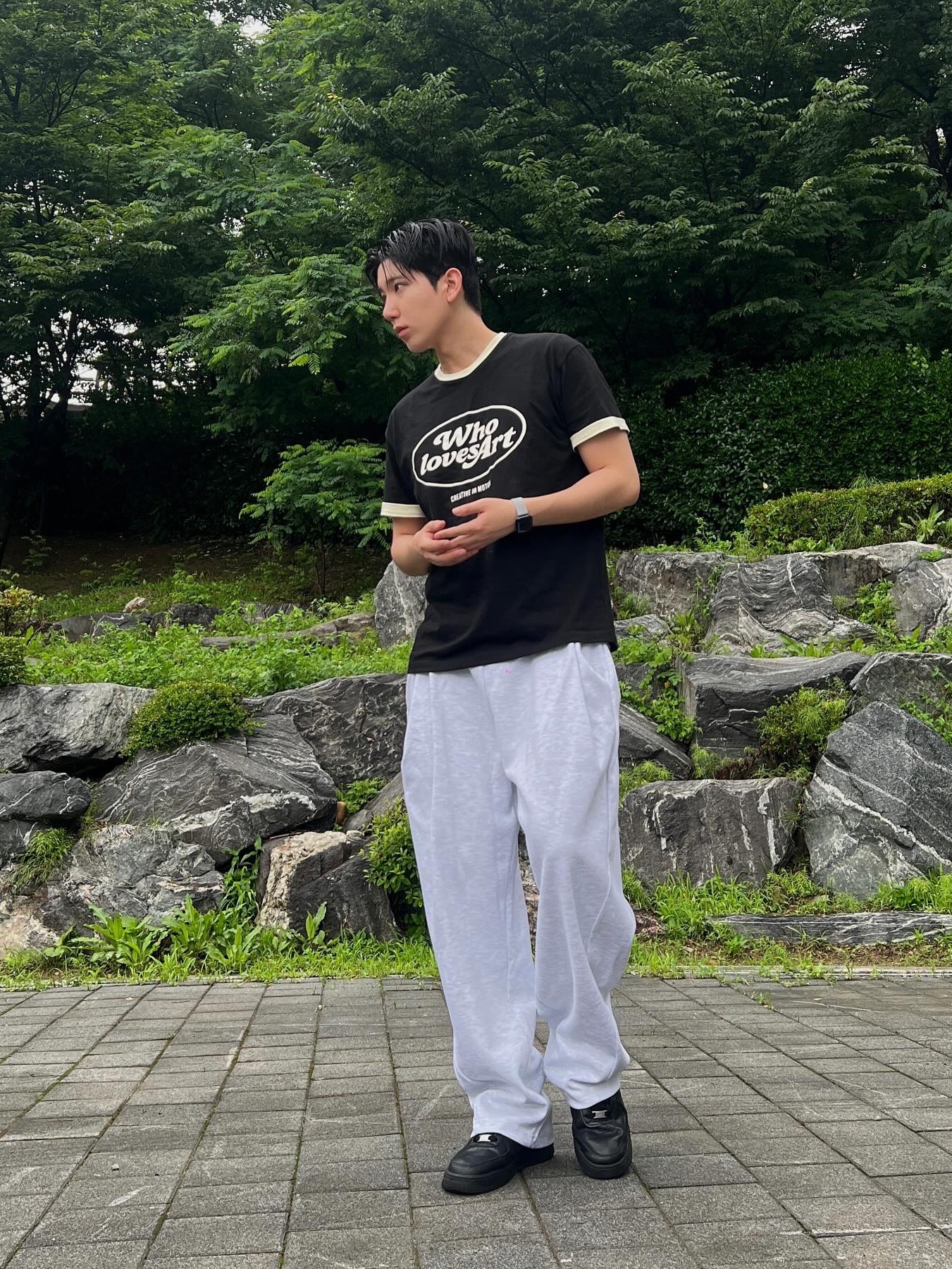 Knitted Curved Training Pants Melange White 착용 스타일