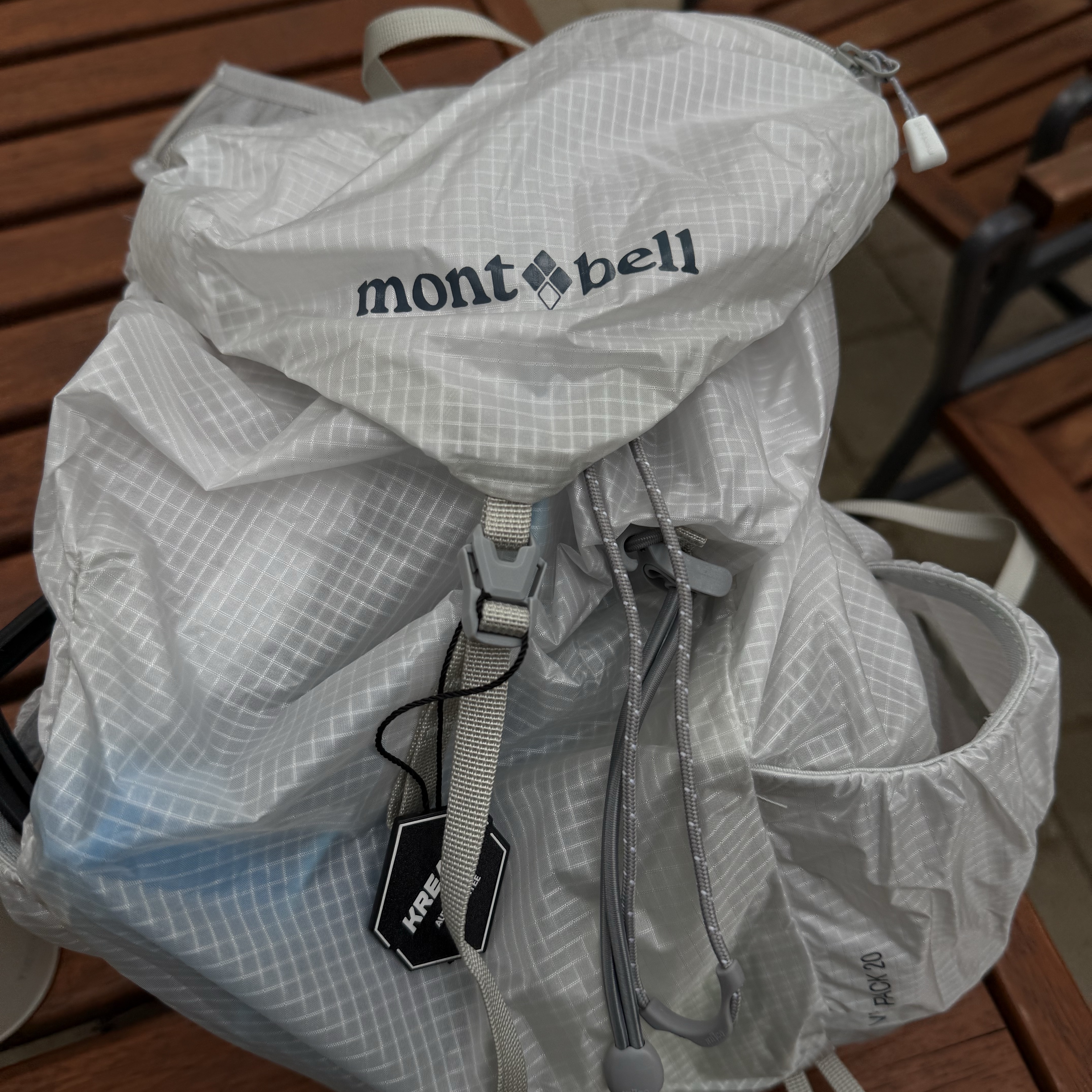 Montbell Versalite Pack 20 Backpack Ice White 착용 스타일