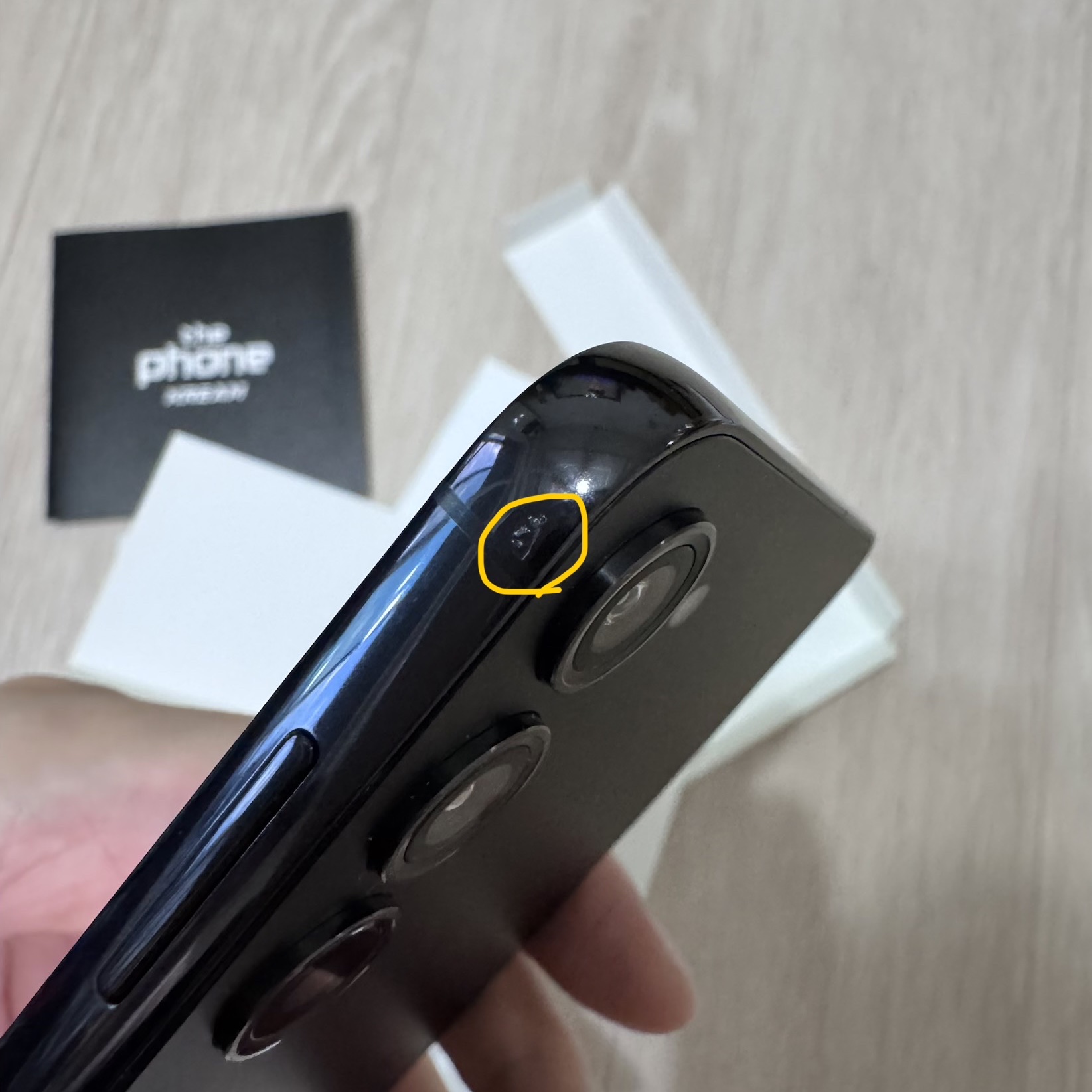 [S등급] Refurbished Galaxy S23+ 256GB Phantom Black 착용 스타일 - 2