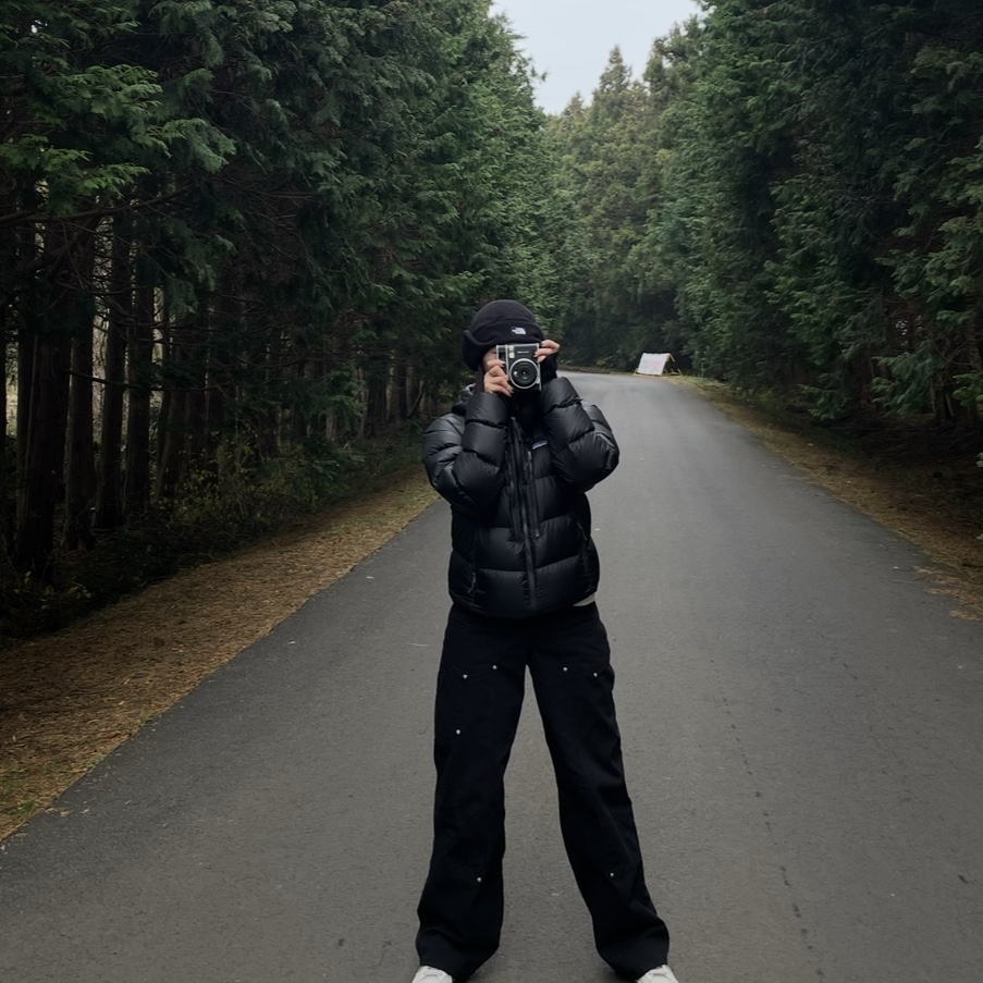 Patagonia Fitz Roy Down Hoody Black, The North Face Fleece Earmuff Beanie Black 착용 스타일