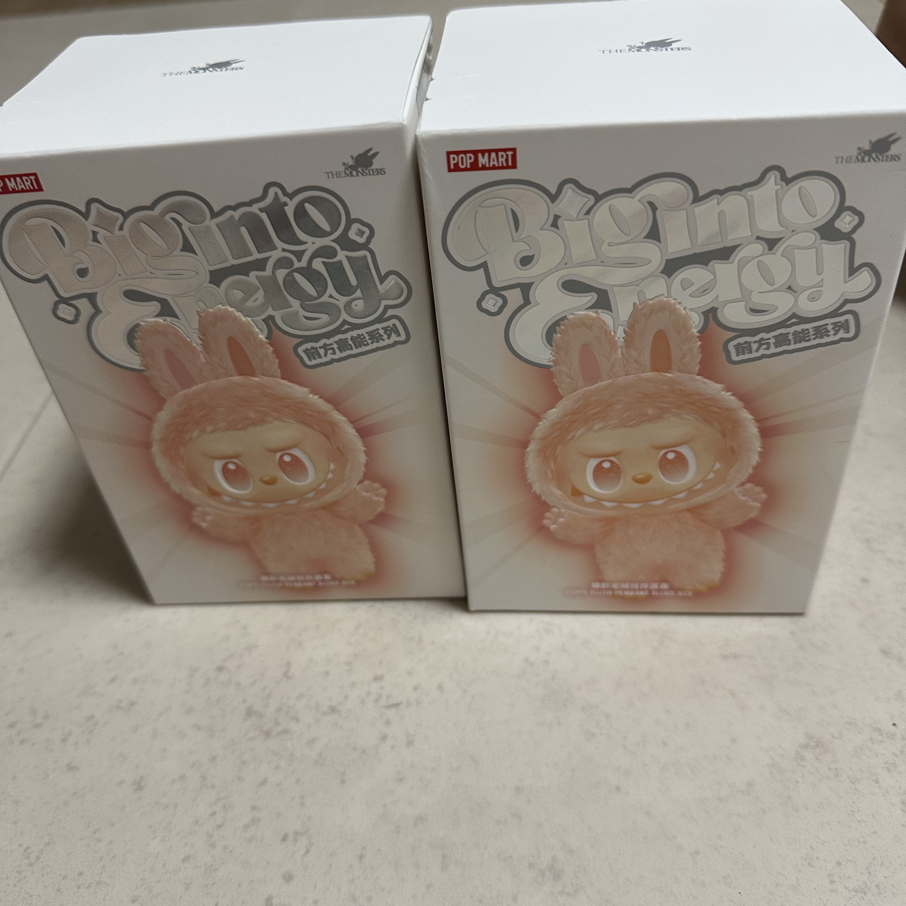 Pop Mart Labubu The Monsters Highlight Series Sealed Case (Bundle of 2/1 Blind Box) 착용 스타일 - 1