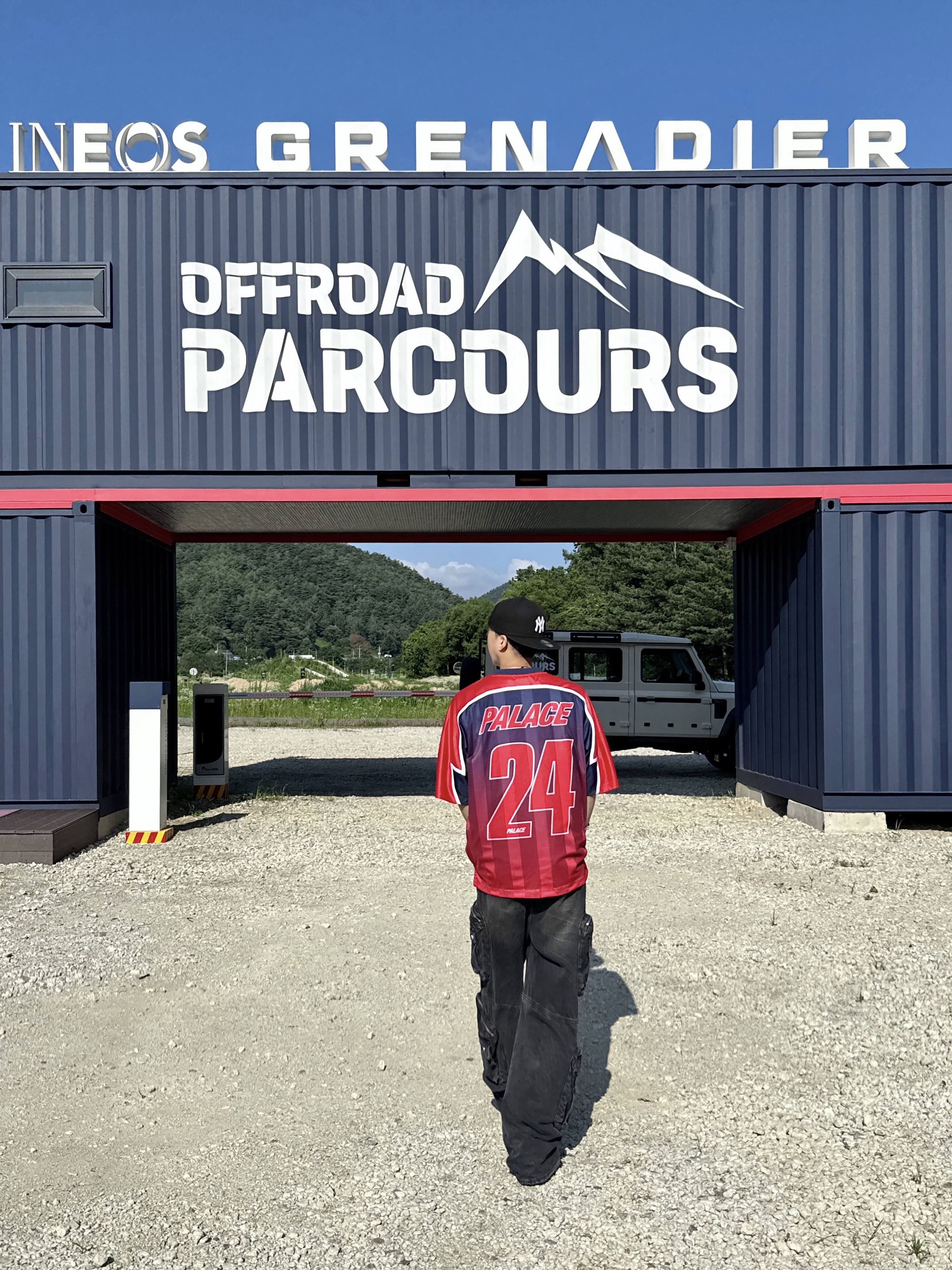 Palace Meshy Stripe Jersey Red Navy - 24FW 착용 스타일 - 3