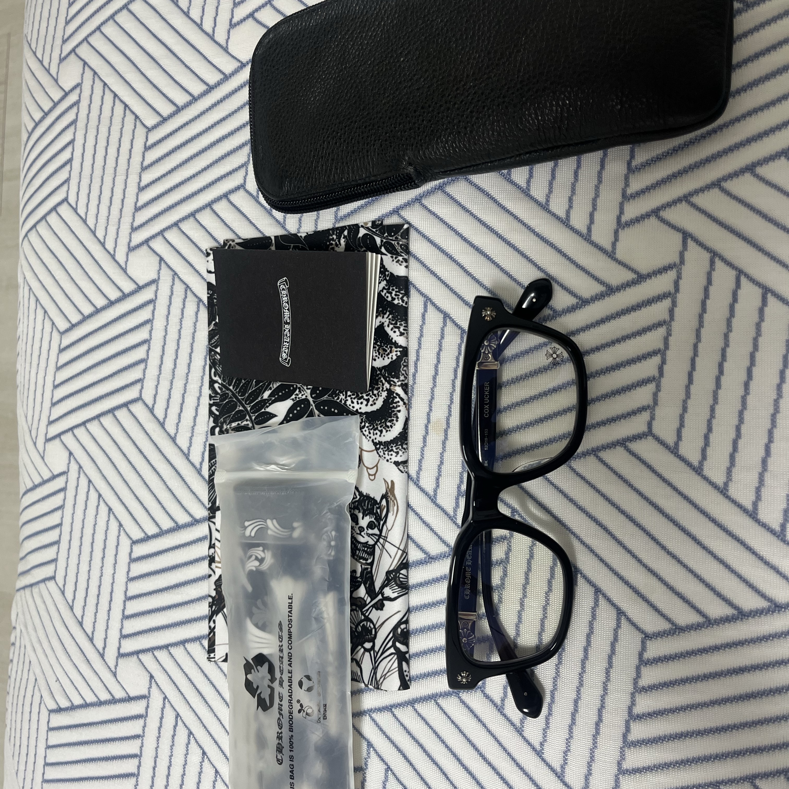 Chrome Hearts Cox Ucker Black 착용 스타일