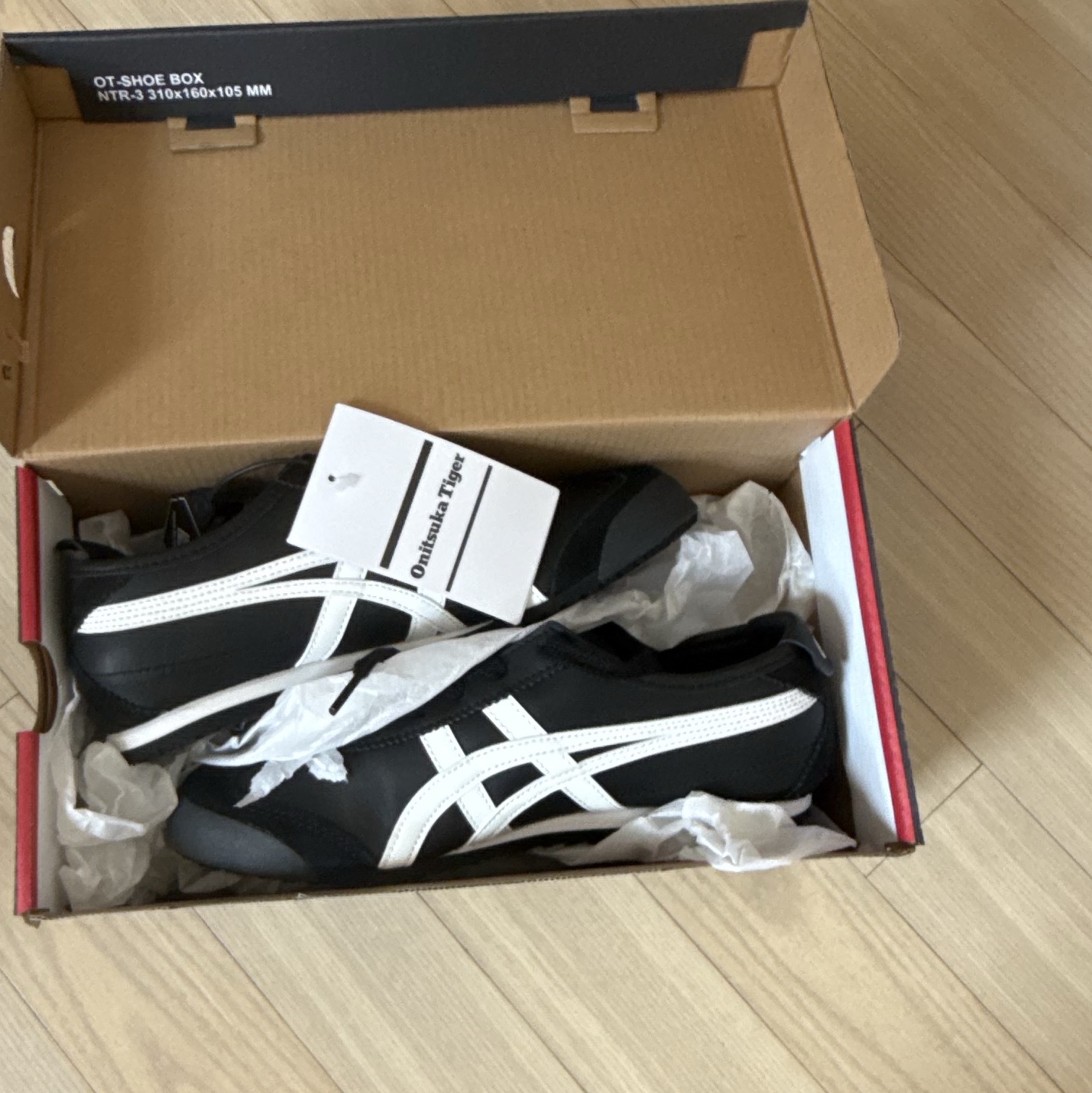 Onitsuka Tiger Mexico 66 Black White 착용 스타일 - 2