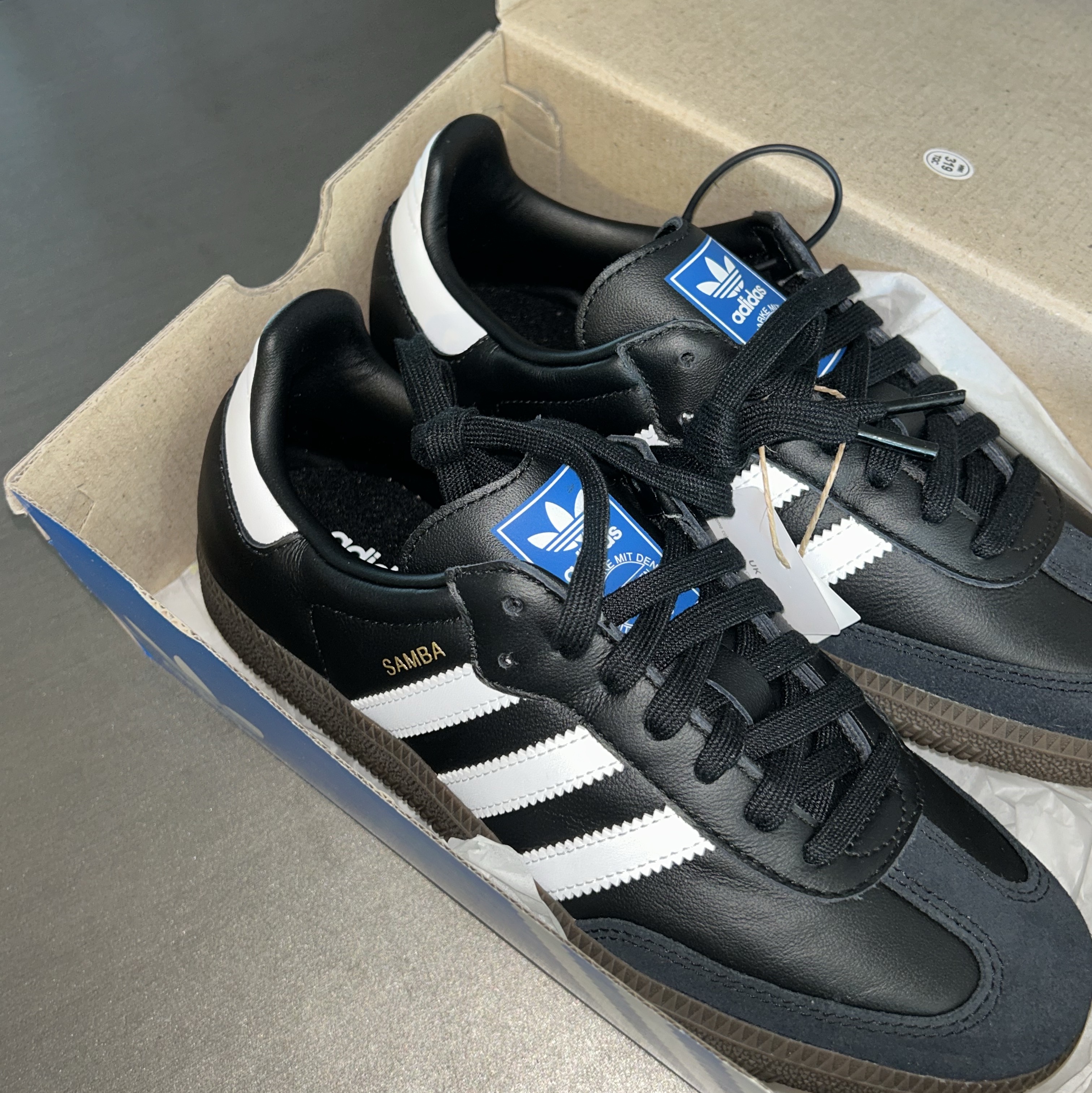 Adidas Samba OG Black White Gum 착용 스타일 - 1