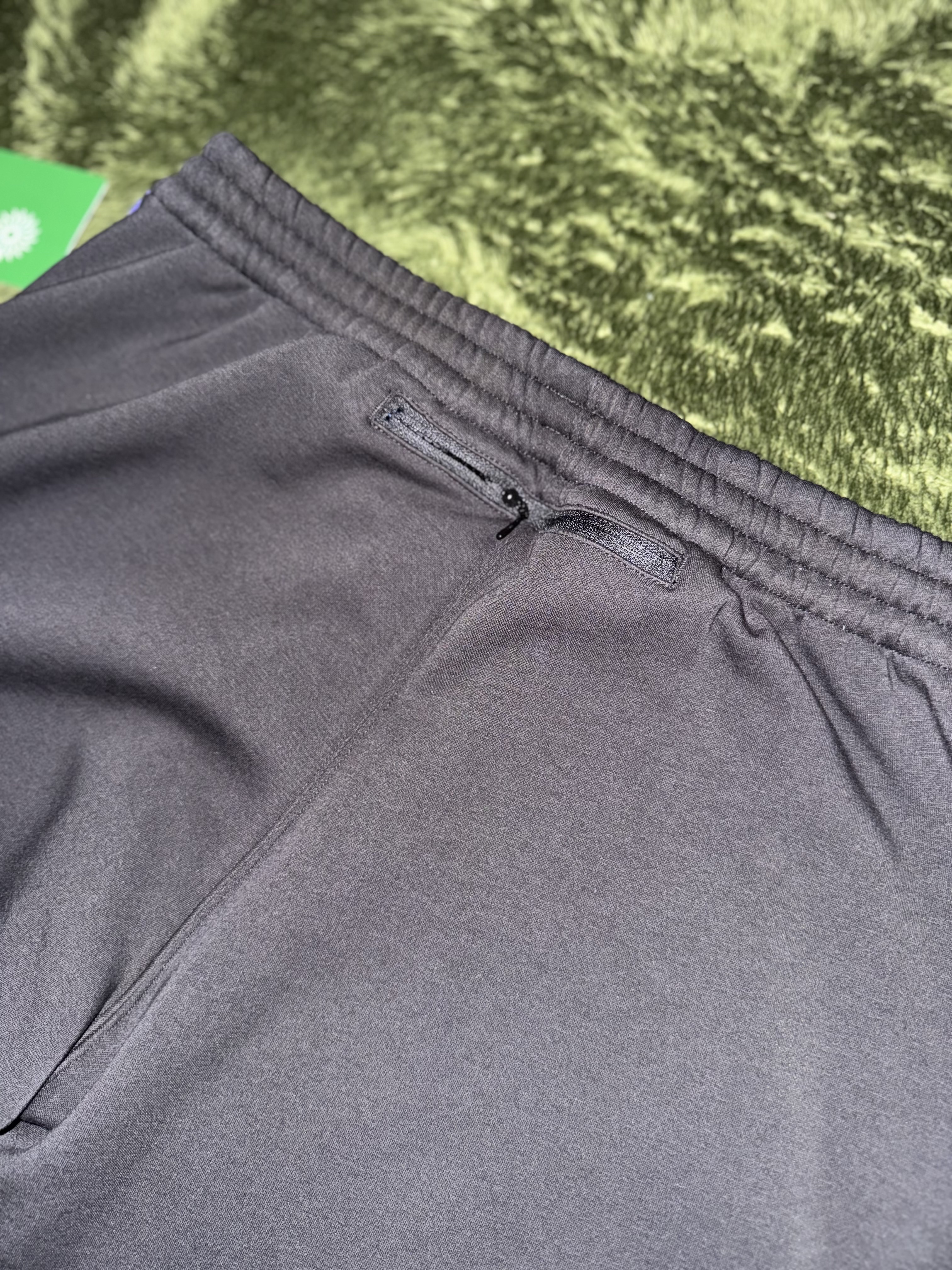 South2 West8 Fleece Trainer Pants Black Purple 착용 스타일 - 9