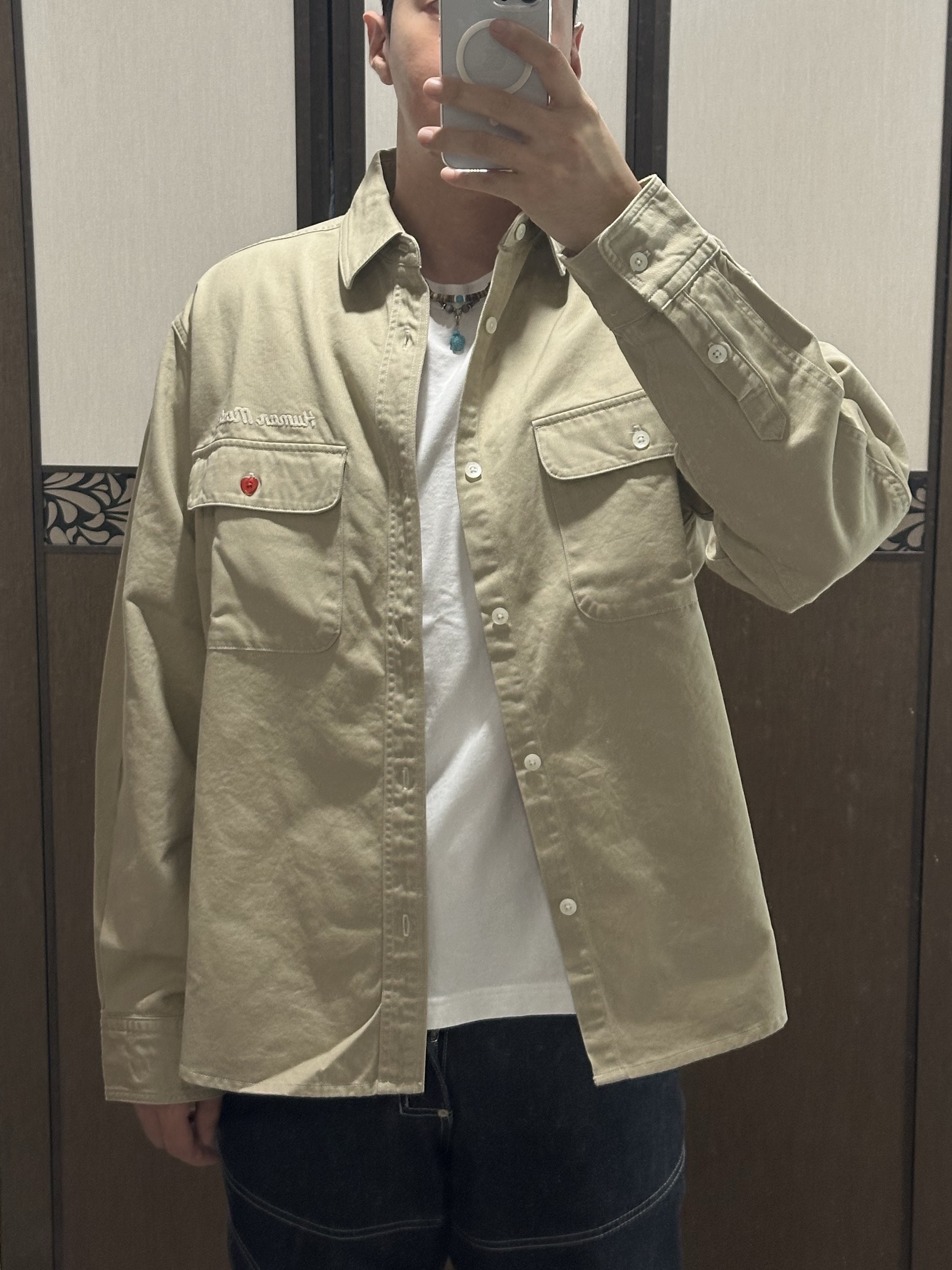Human Made Oversized Shirt Beige 착용 스타일 - 1