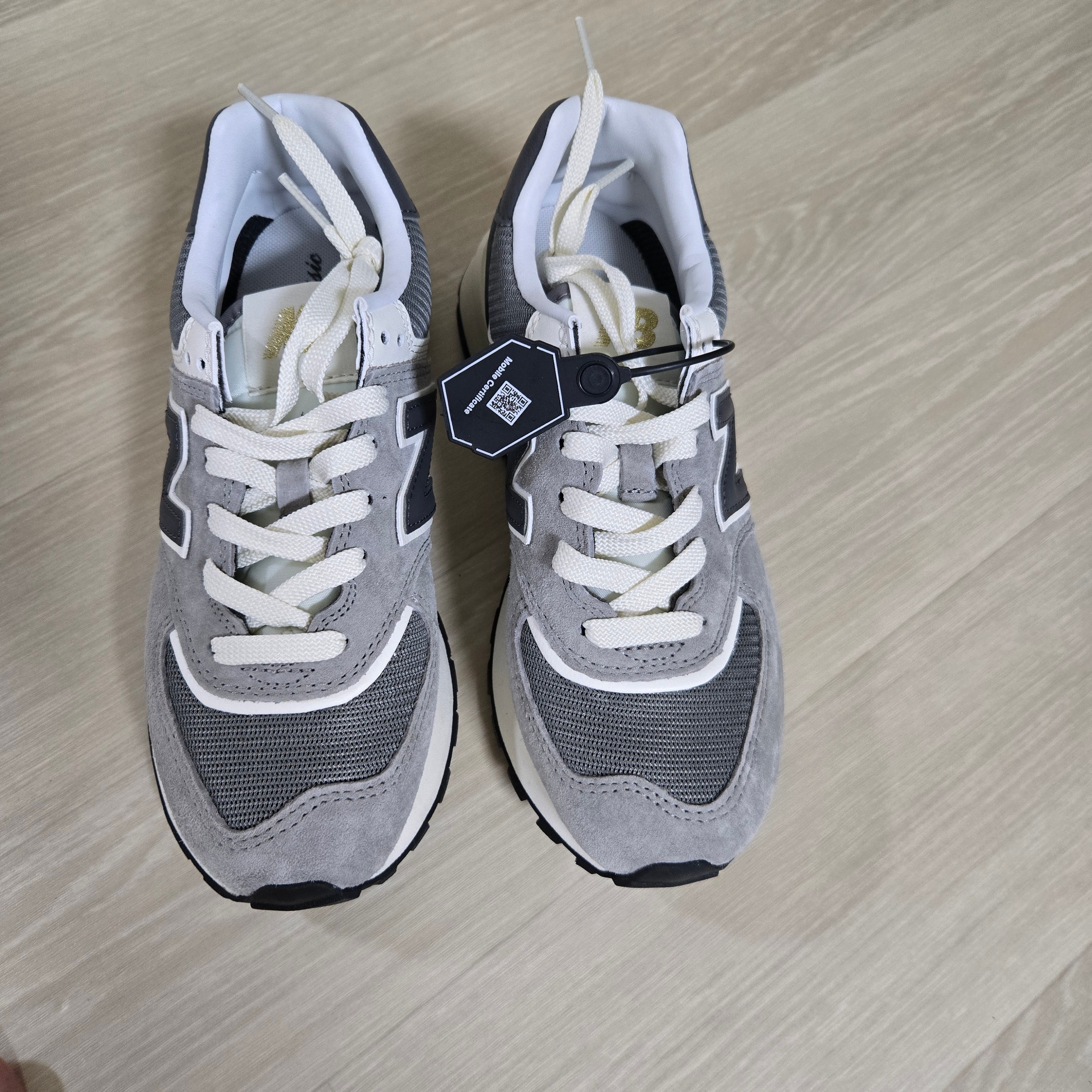 New Balance 574 Legacy Grey 착용 스타일 - 5