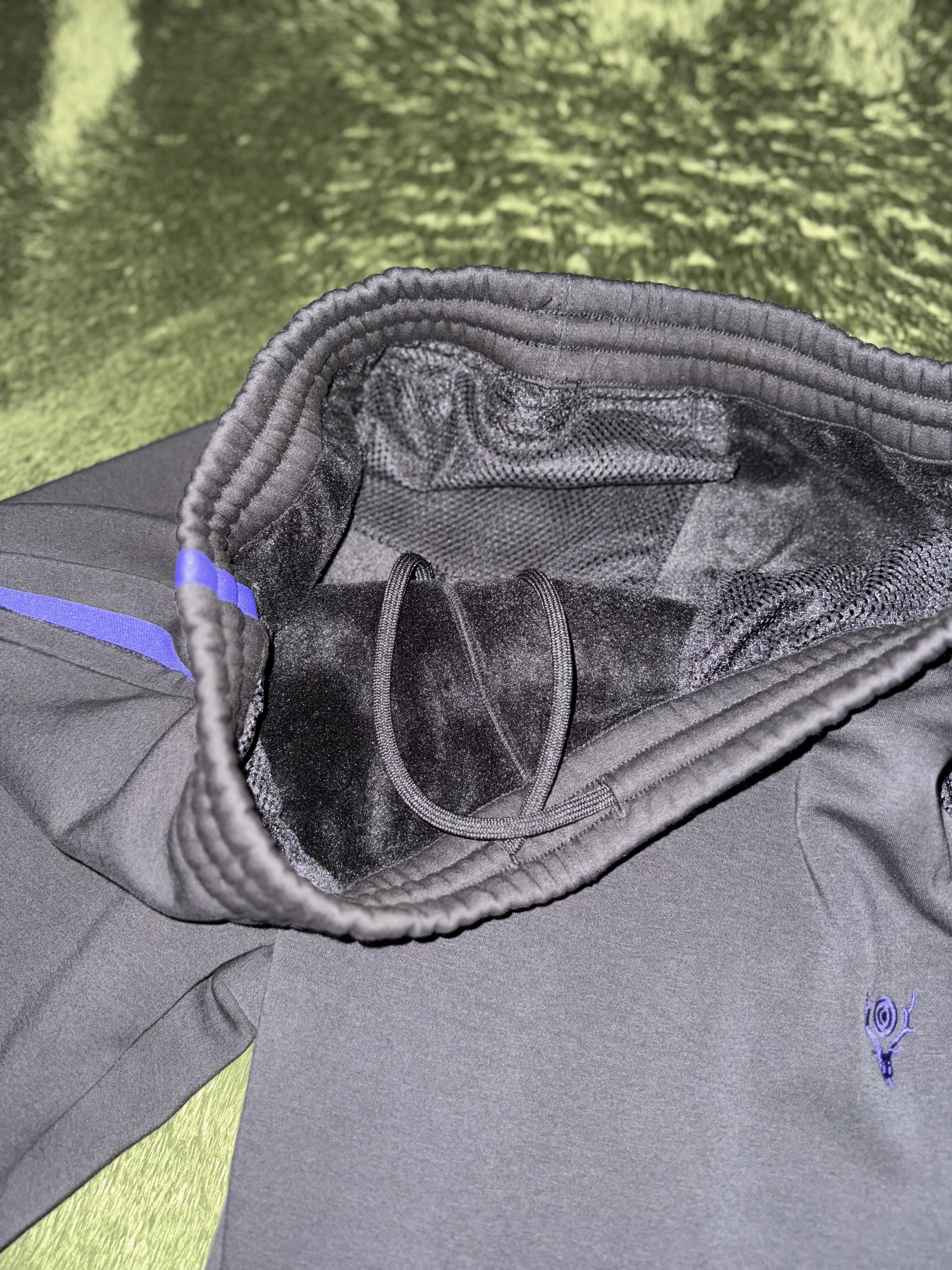 South2 West8 Fleece Trainer Pants Black Purple 착용 스타일 - 4