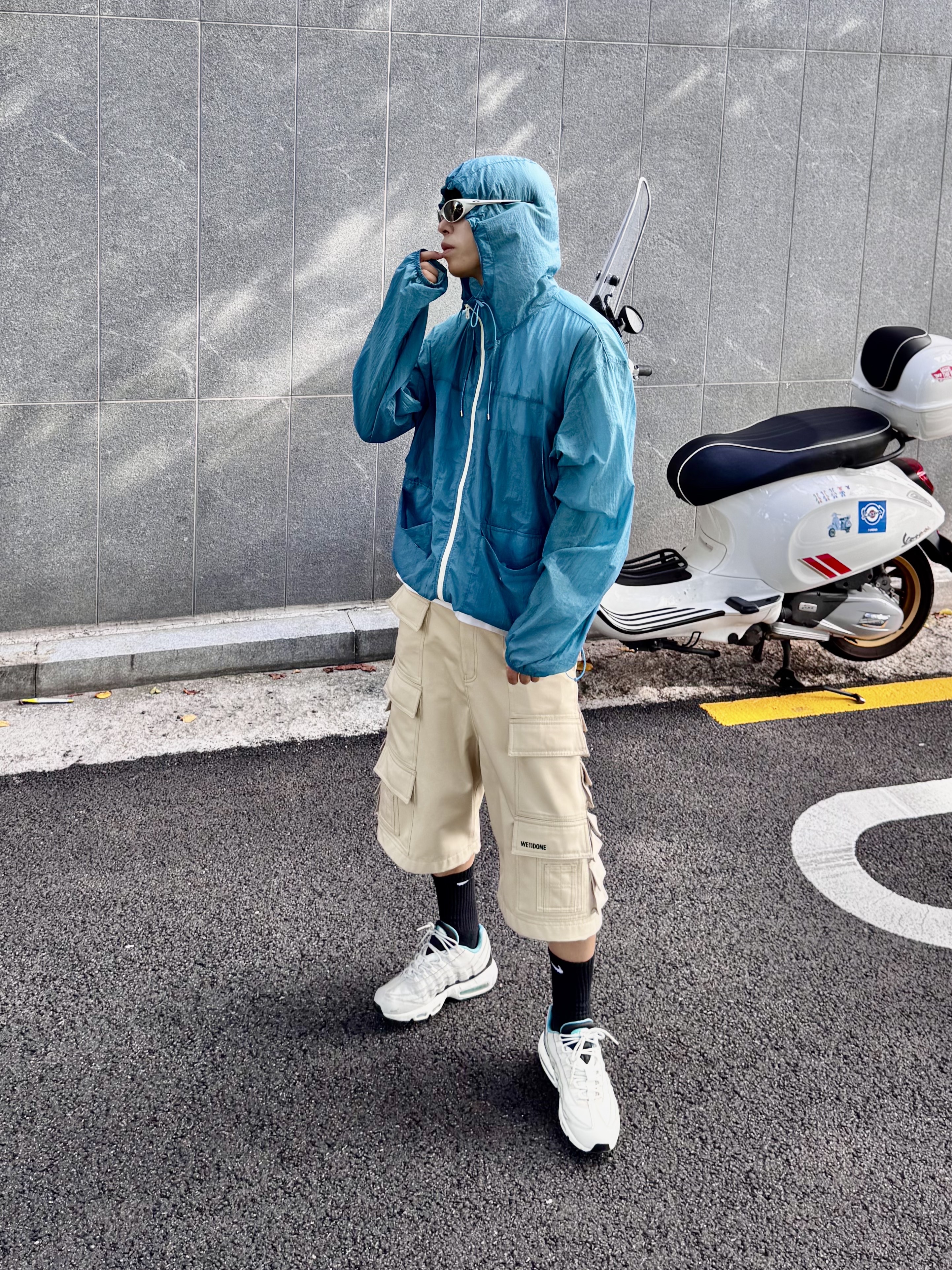 Oakley Eye Jacket Redux Silver Frame Prizm Black Polarized Lenses High Bridge Fit, CDG Backpack Black 착용 스타일 - 1