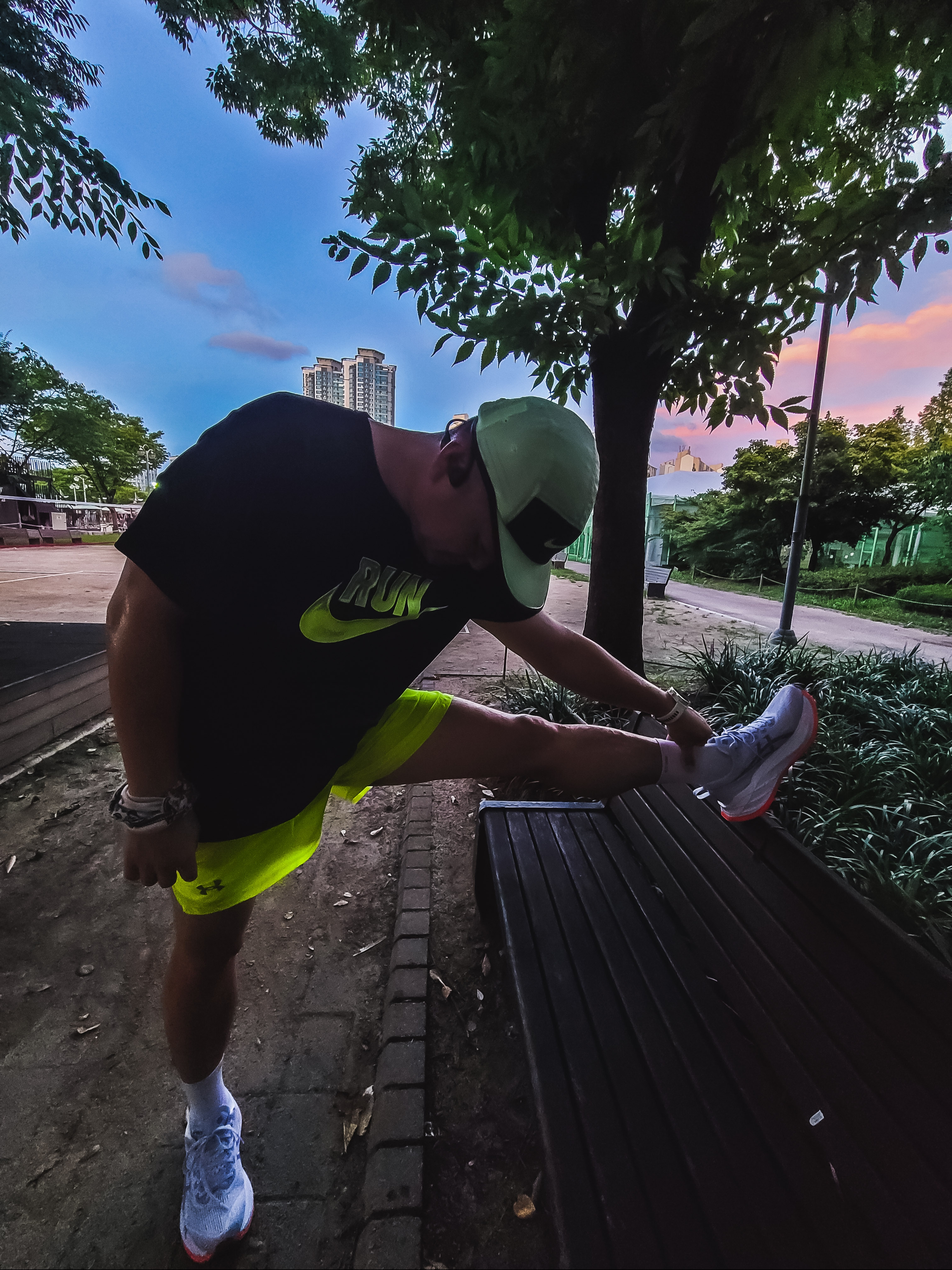 Asics Superblast 2 Blue Fade Edo Purple, Nike Dri-Fit Fly Unstructured Swoosh Cap Light Iron Ore Vapour Green 착용 스타일
