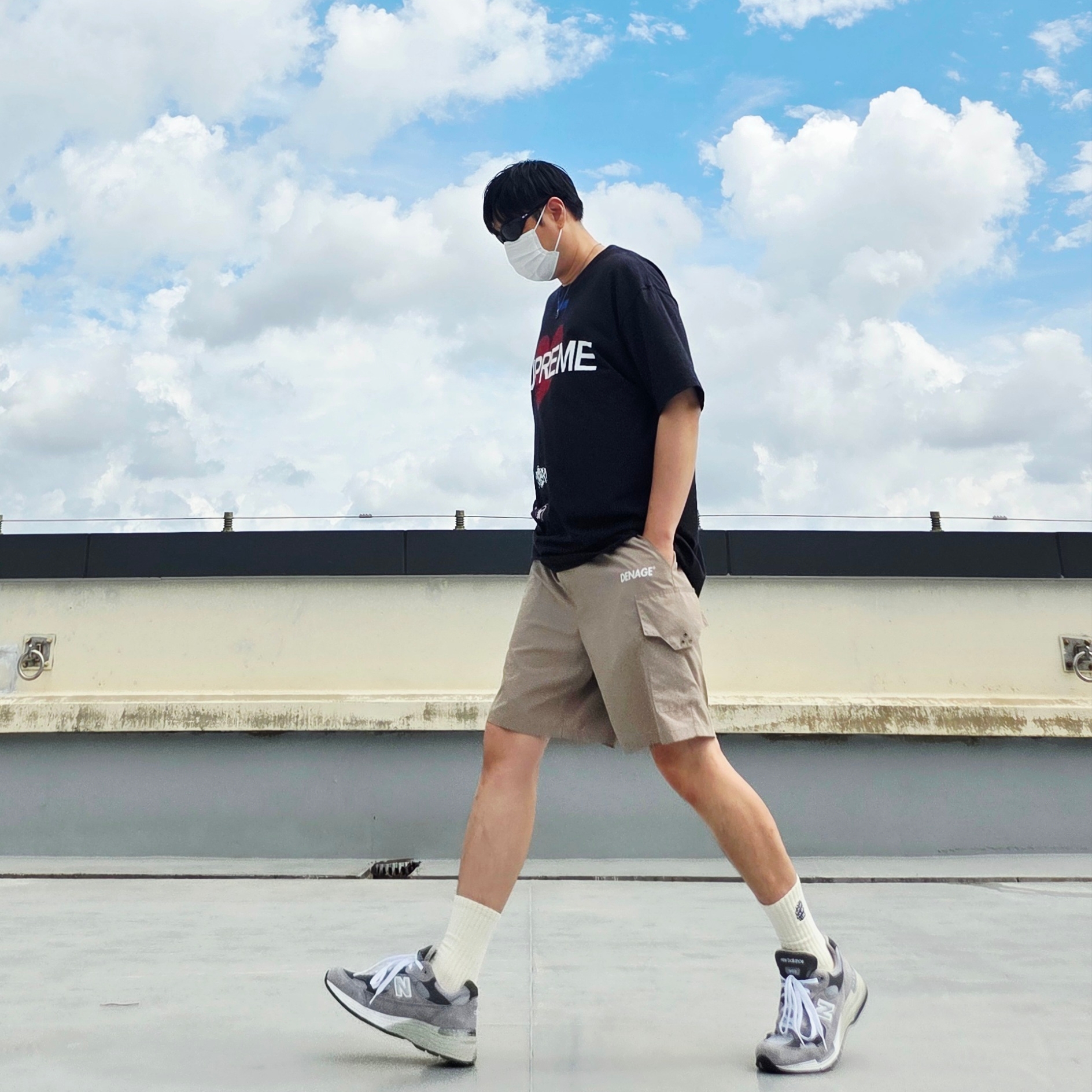 Supreme Announcing T-Shirt Black - 25SS, Oakley Eye Jacket Redux Matte Black Frame Prizm Grey Lenses High Bridge Fit 착용 스타일 - 2