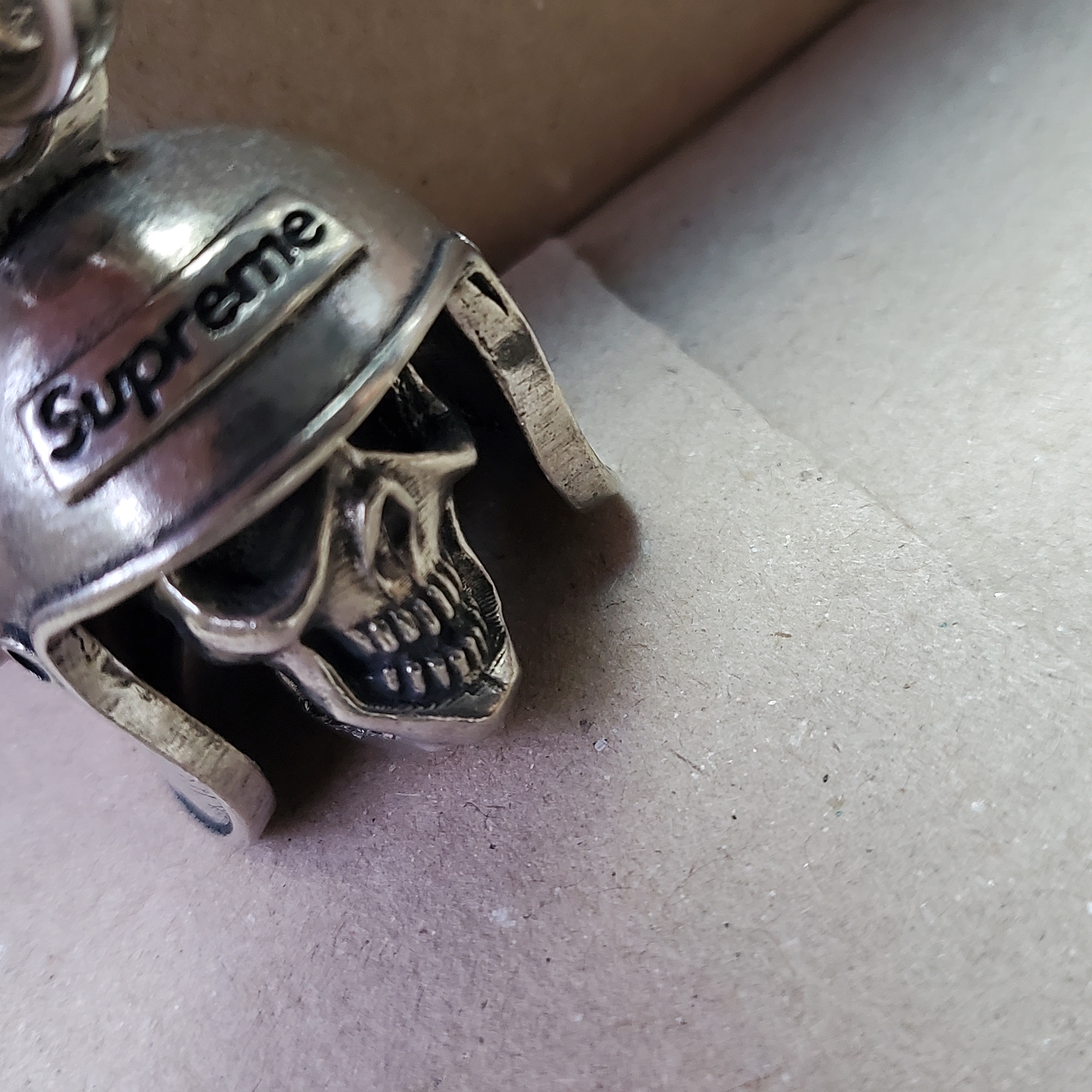 小物 SUPREME supreme skull bell ring supreme ss25 week 19 last week of the season 😱😢 skull