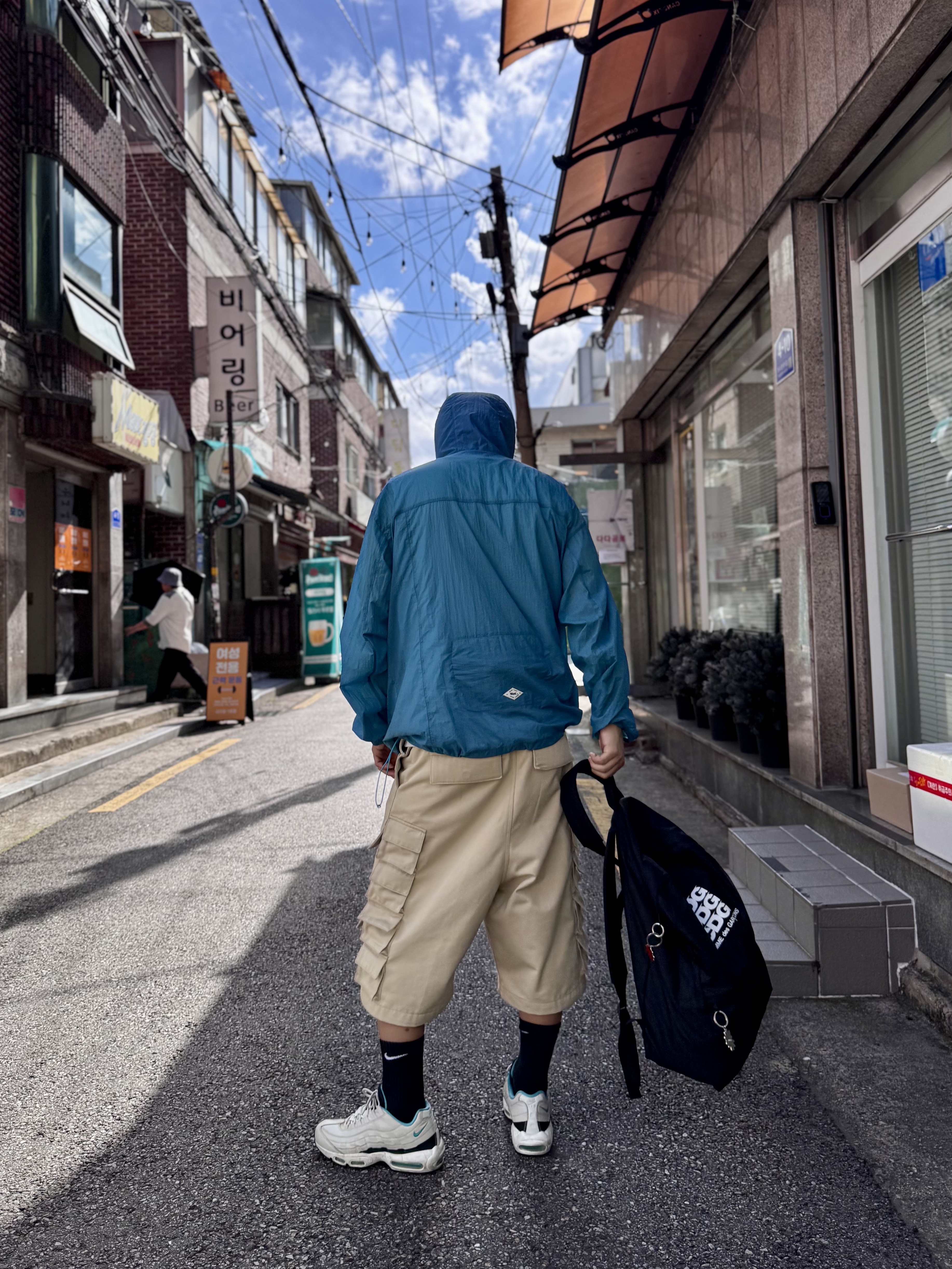Oakley Eye Jacket Redux Silver Frame Prizm Black Polarized Lenses High Bridge Fit, CDG Backpack Black 착용 스타일 - 8