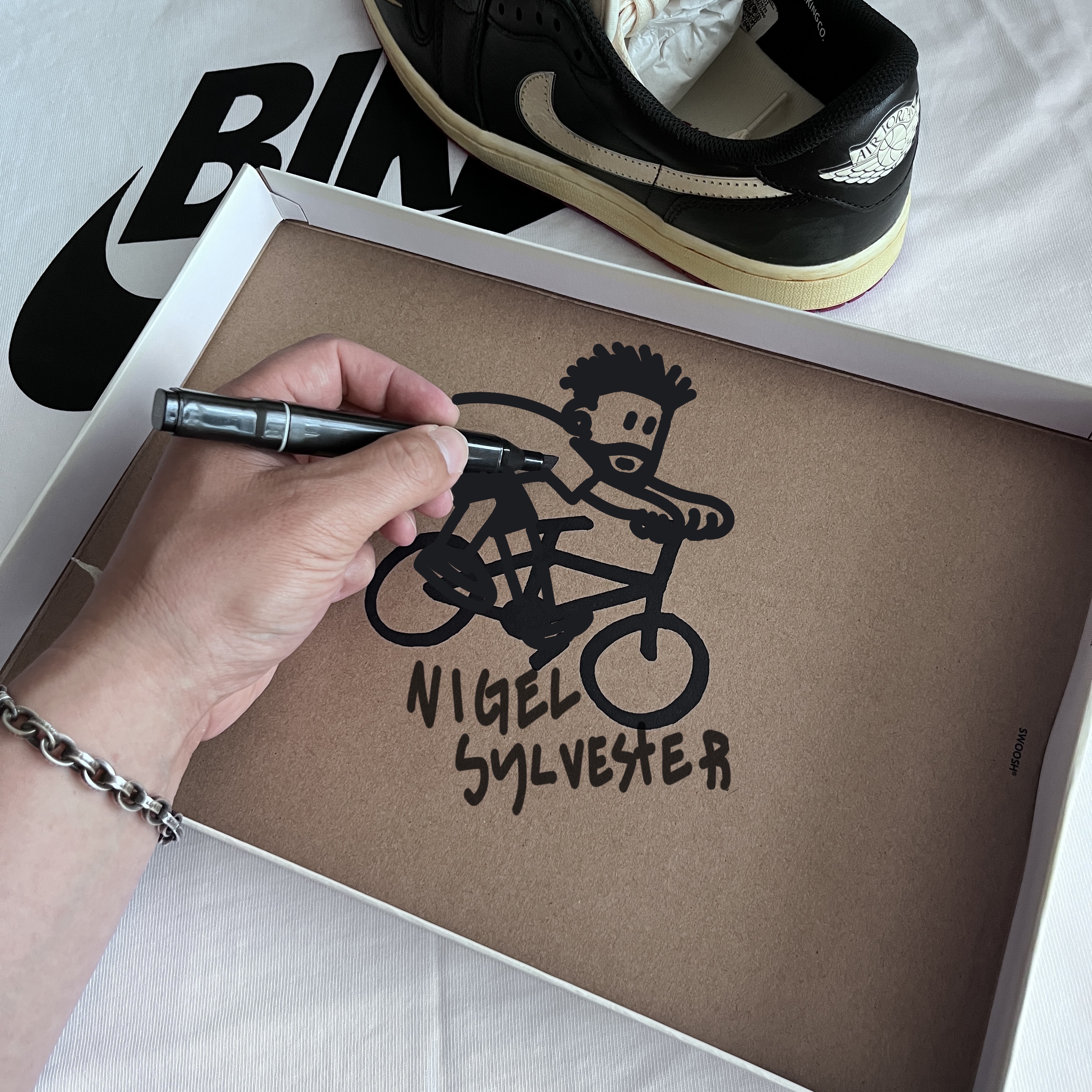 Jordan x Nigel Sylvester T-Shirt White (HQ1736-100), Jordan 1 x Nigel Sylvester Retro Low OG Better With Time 착용 스타일 - 2