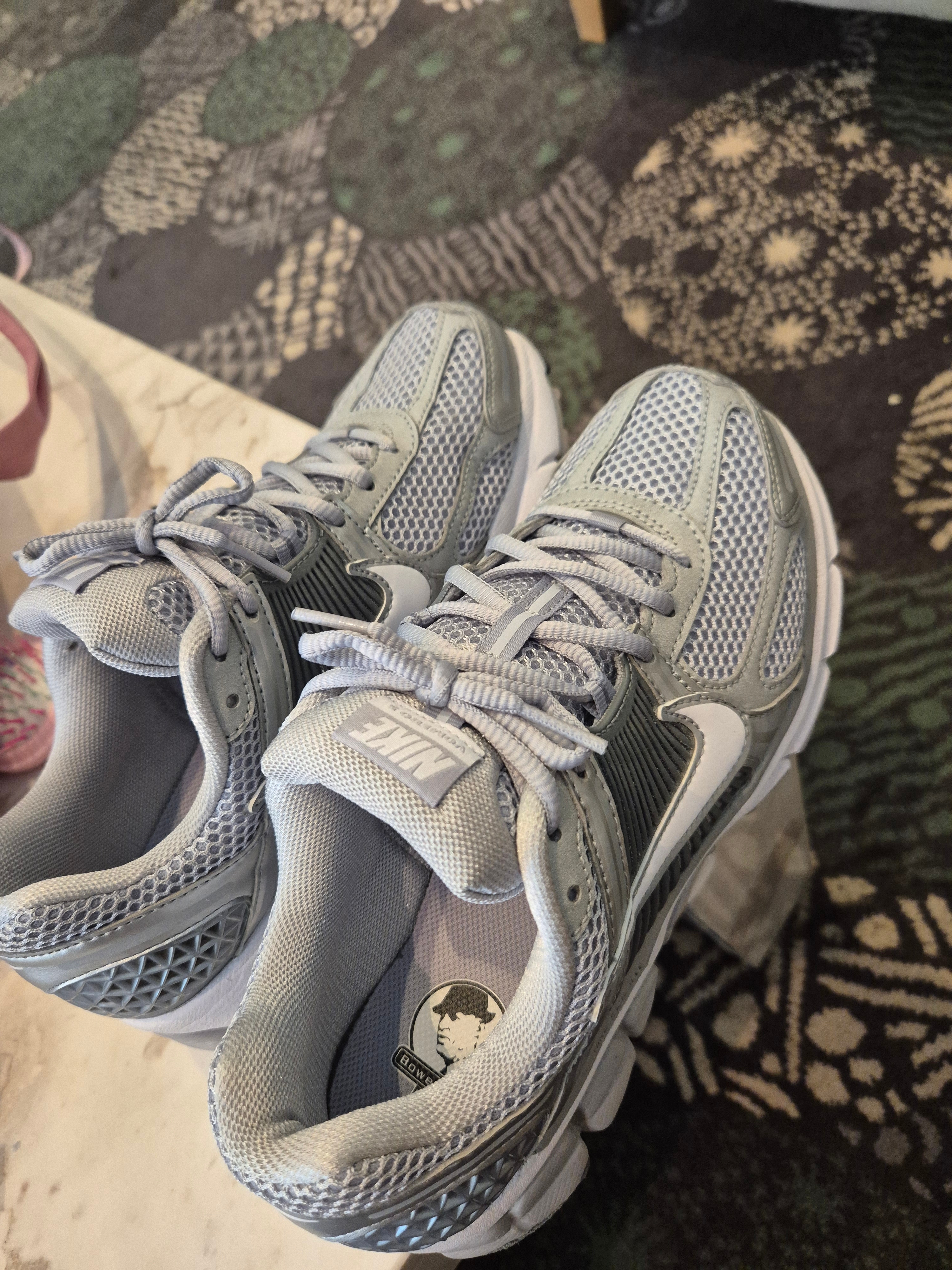 Nike Zoom Vomero 5 Wolf Grey White 착용 스타일