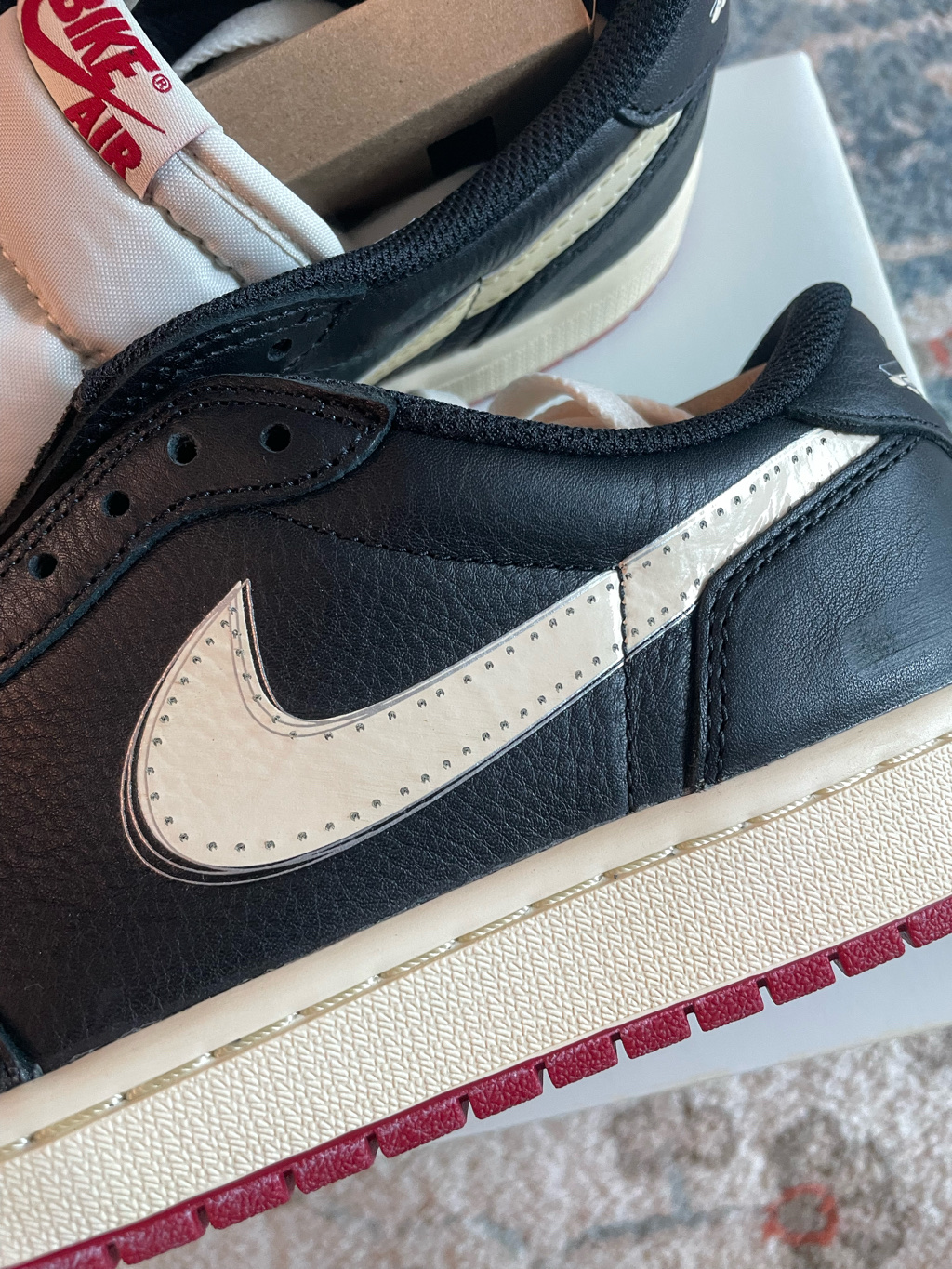 Jordan 1 x Nigel Sylvester Retro Low OG Better With Time 착용 스타일 - 5