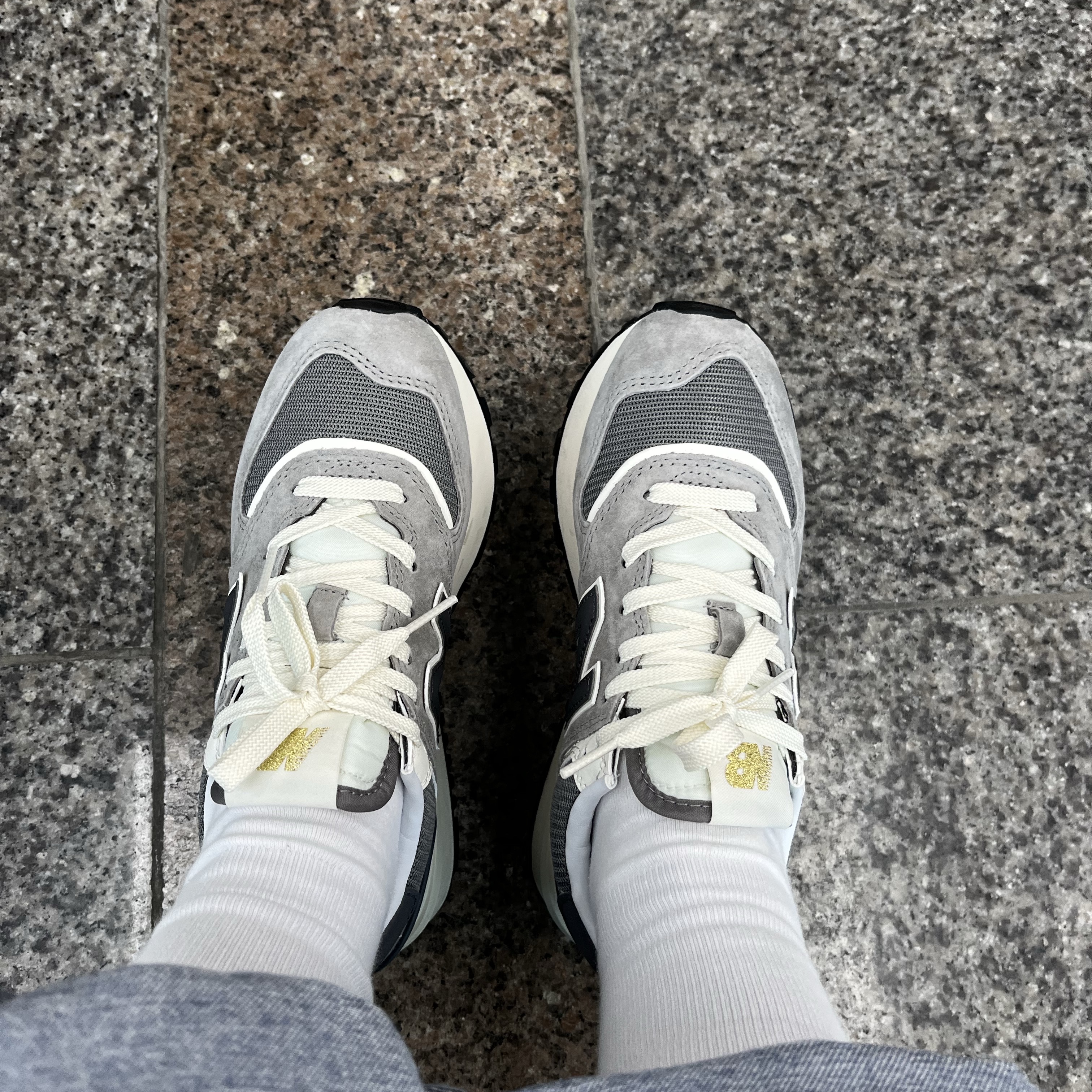 New Balance 574 Legacy Grey 착용 스타일
