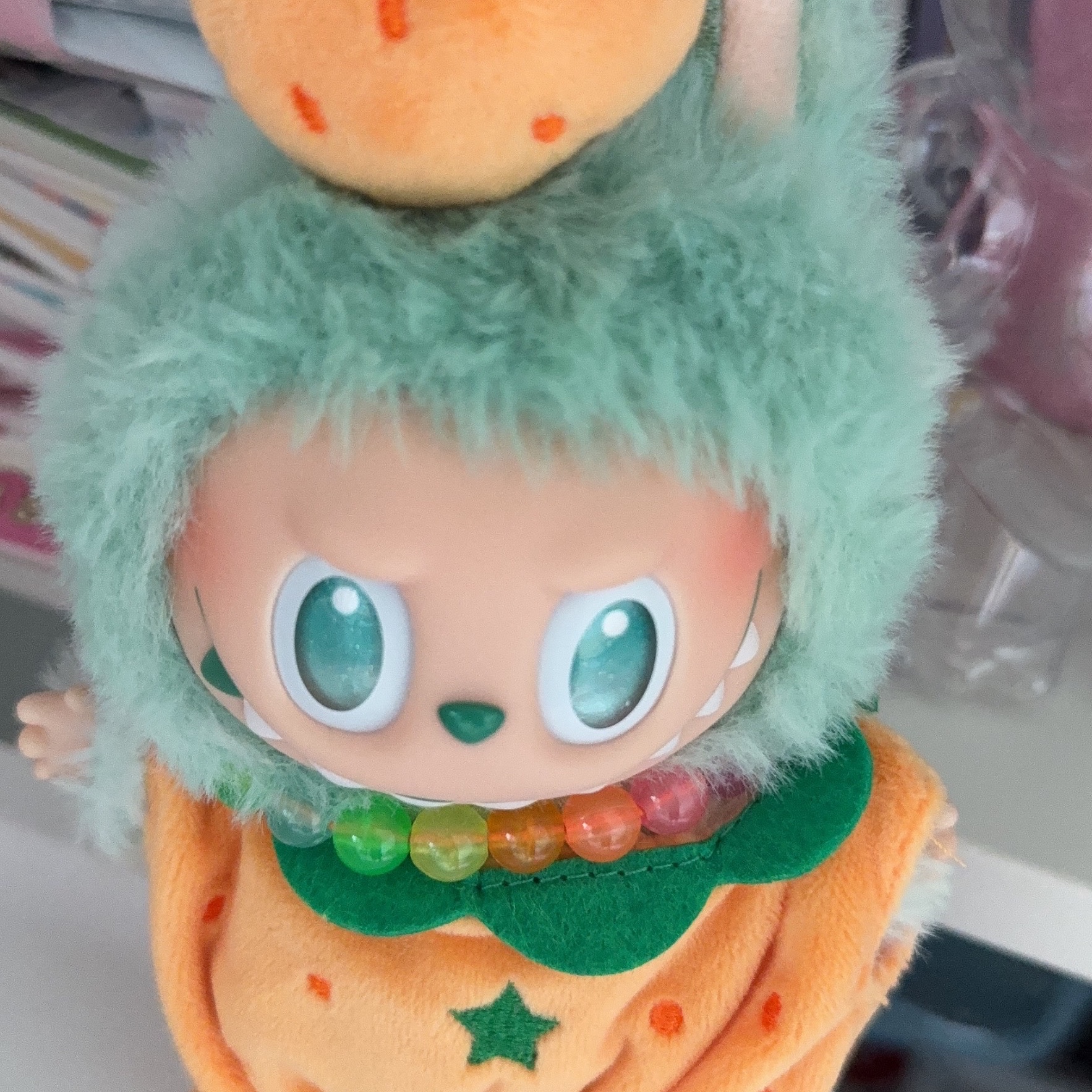 Pop Mart Labubu The Monsters Highlight Series Sealed Case (1 Blind Box) 착용 스타일