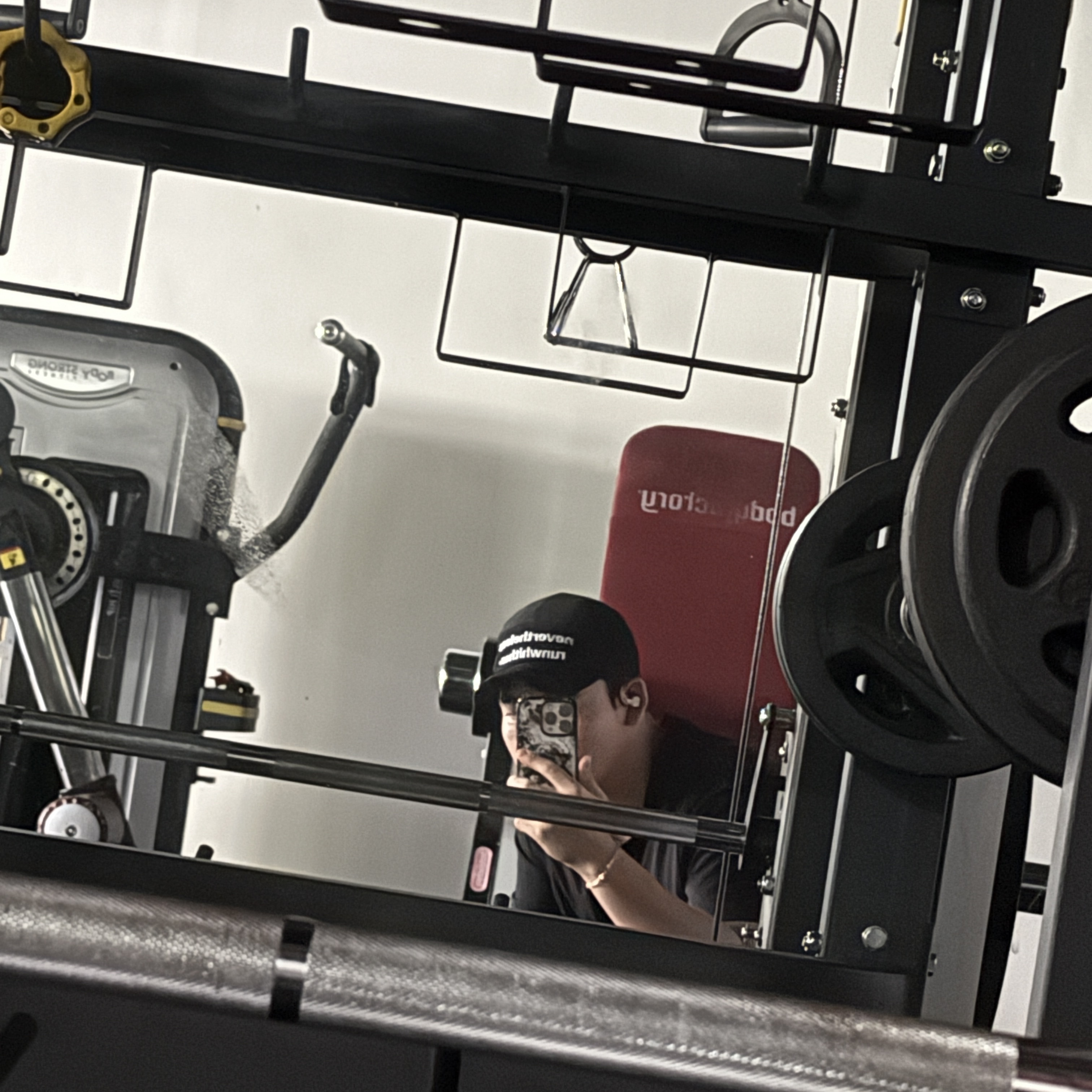 [KREAM 단독] runwhither Mesh Cap Black 착용 스타일 - 2
