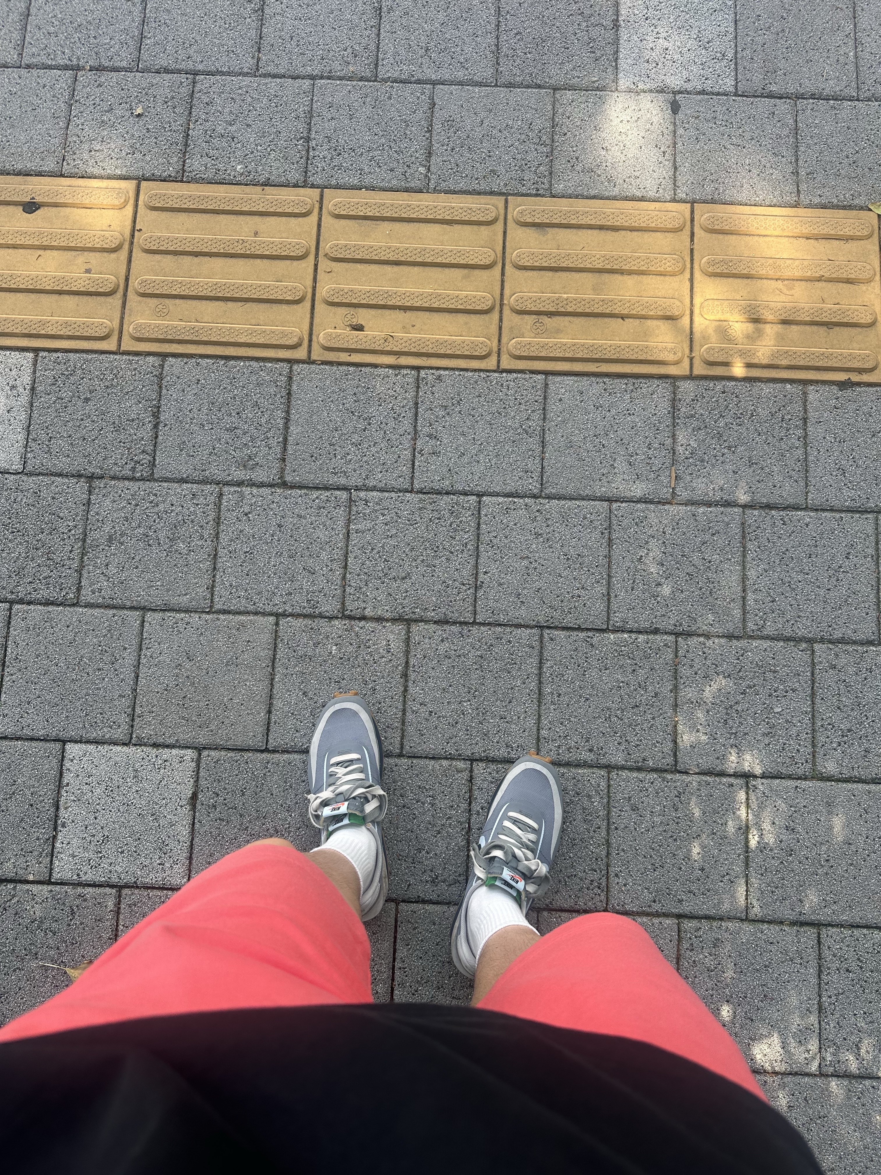 Nike x Sacai x Clot LDWaffle Cool Grey, Nike x Drake Nocta Max 90 T-Shirt Black (FN7663-010) 착용 스타일