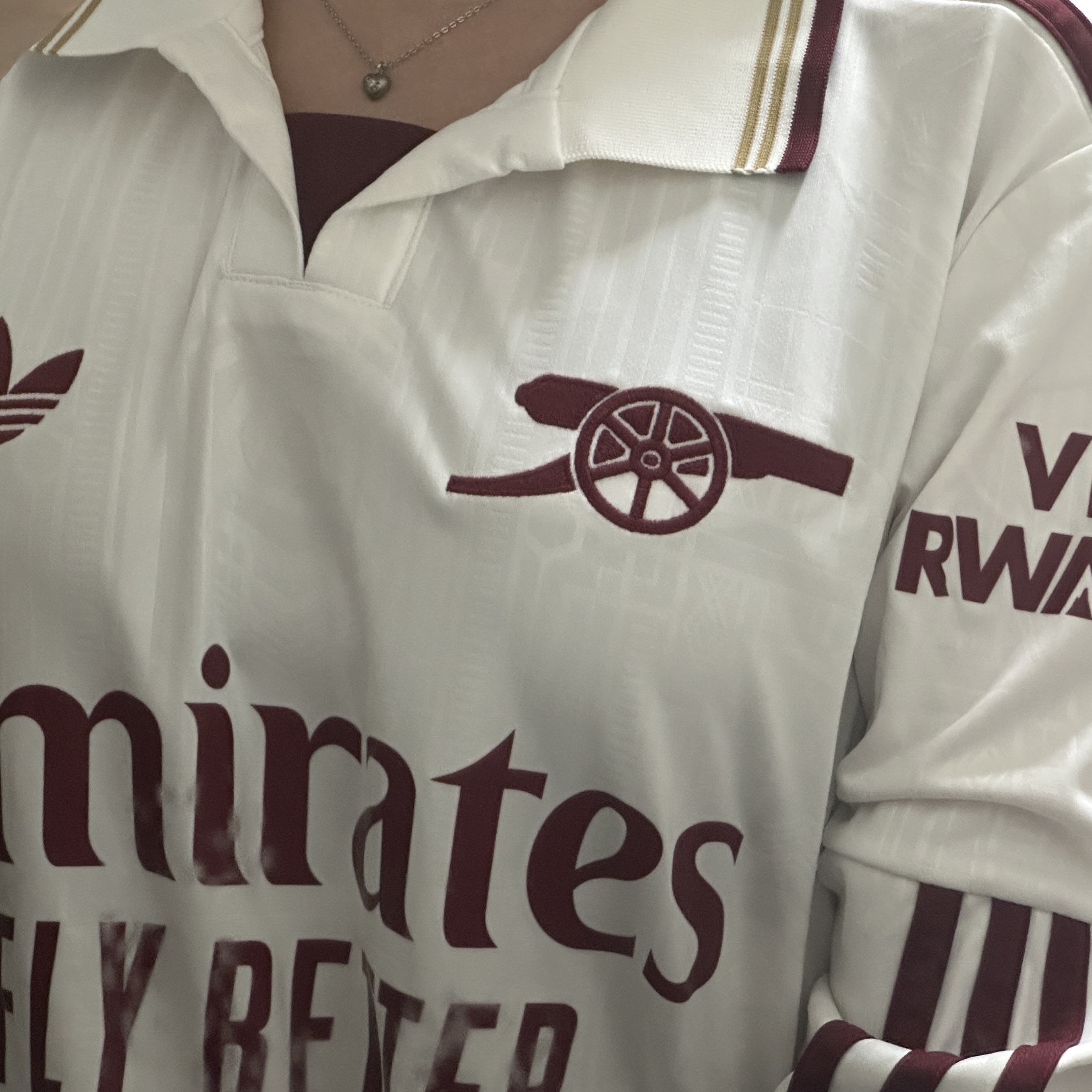 Adidas Arsenal 2025/26 3rd Long Sleeve Jersey Cloud White Team Coll Burgundy 2 - US Sizing (Non Marking Ver.) 착용 스타일 - 1