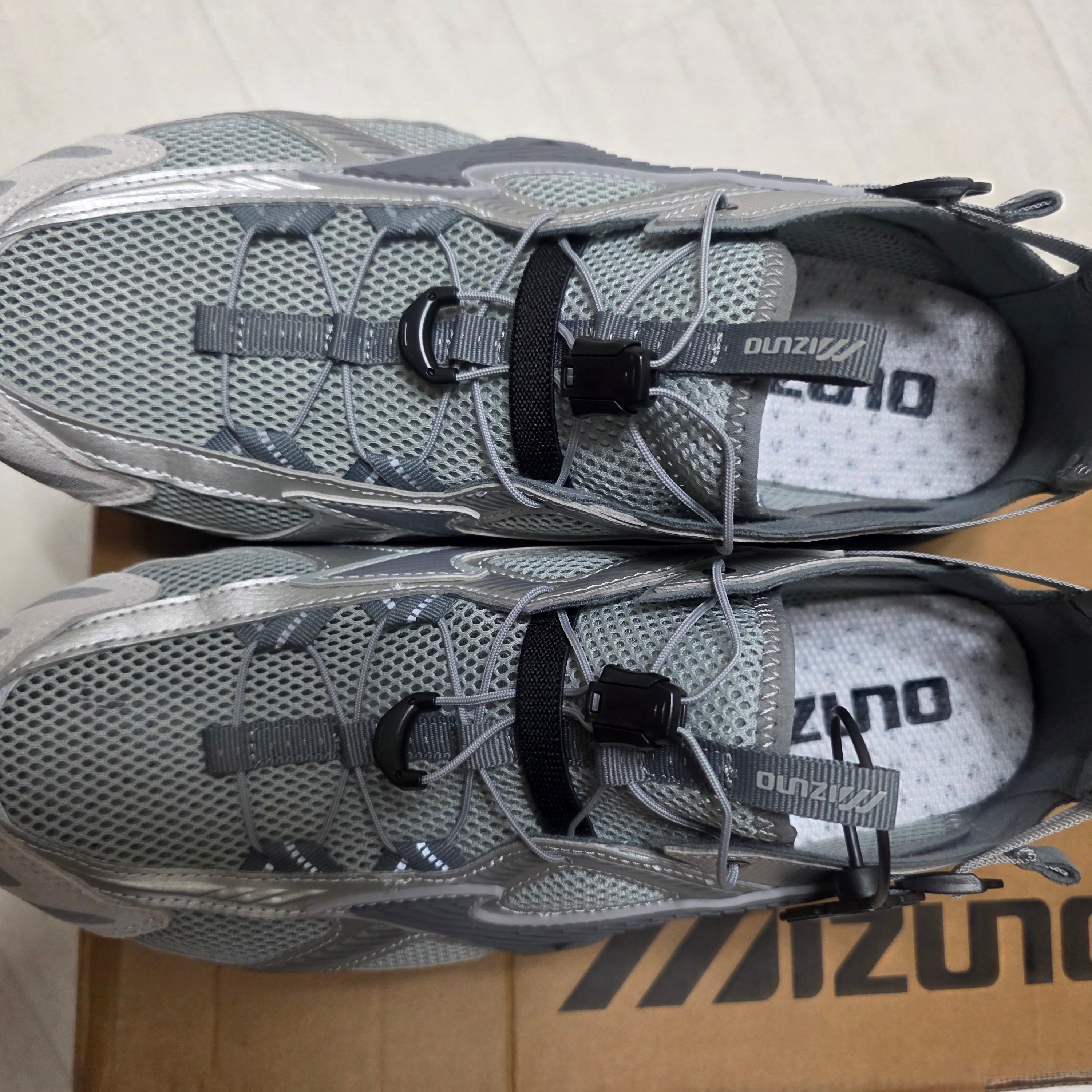 Mizuno Racer Trail SE Silver Grey 착용 스타일 - 3