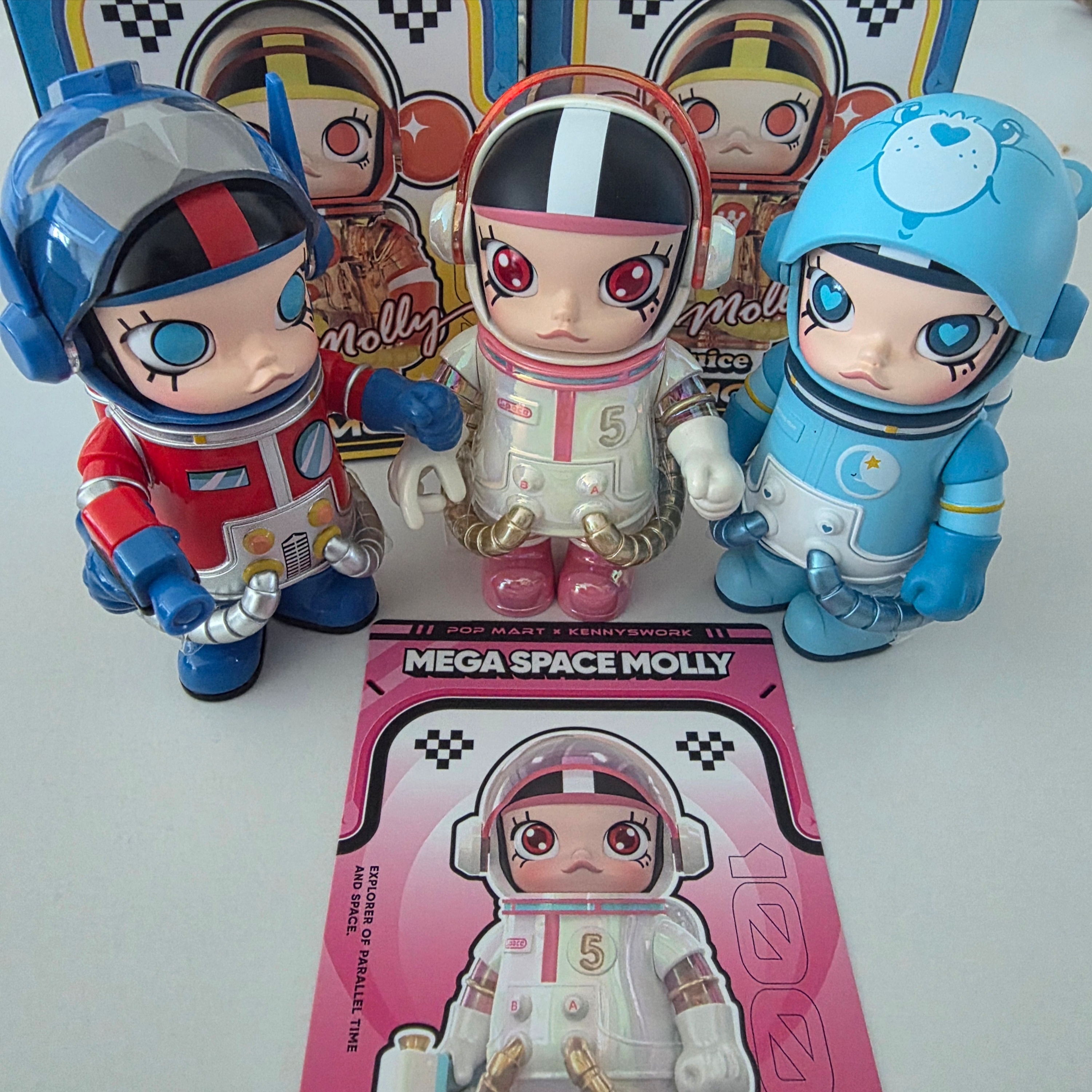 Pop Mart Mega Space Molly 100% Series4 Celebration (Opened Case), Pop Mart Mega Space Molly 100% Series4 Bedtime Bear (Opened Case) 착용 스타일 - 2
