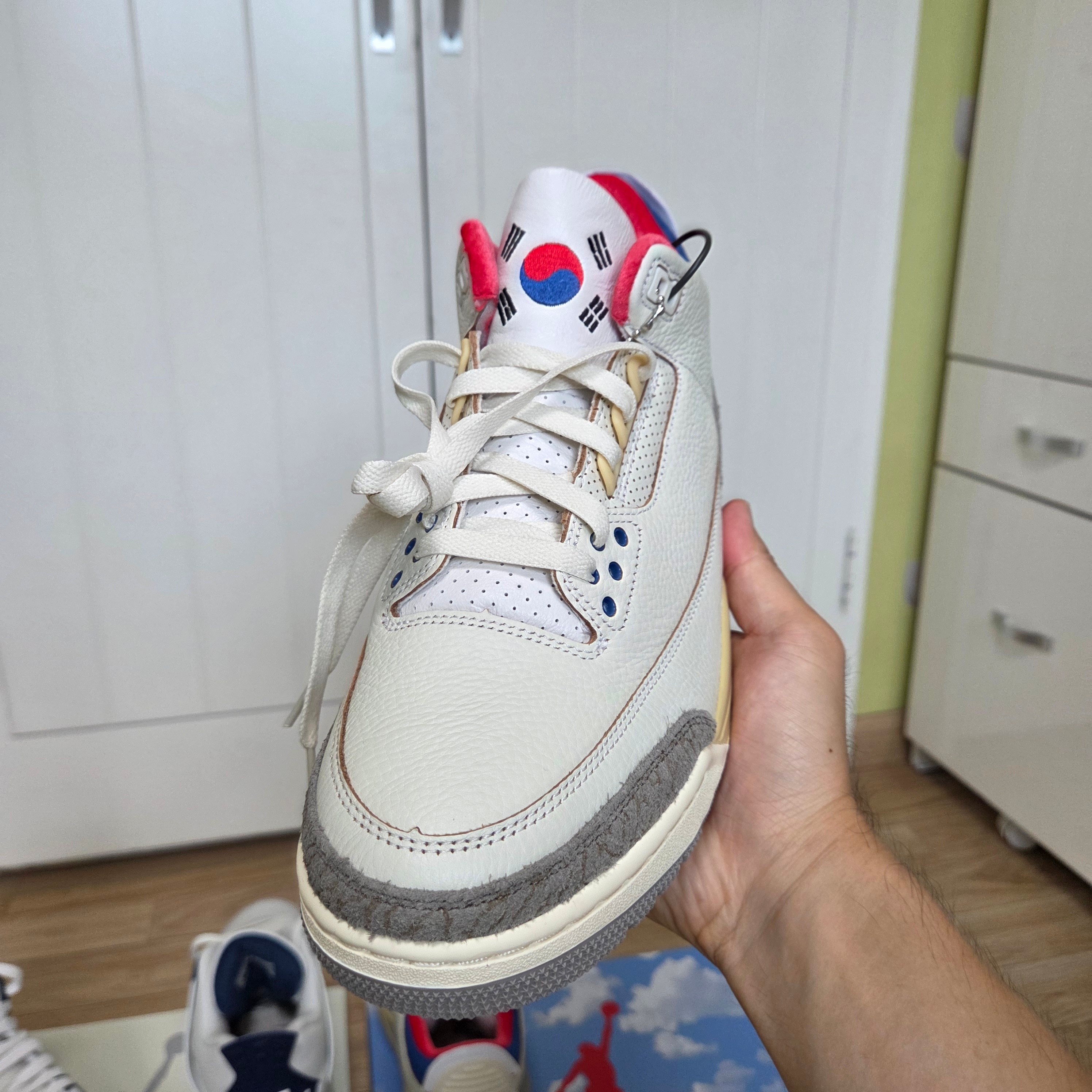 Jordan 3 Retro Seoul 2.0, Jordan 4 x Nike SB Retro SP Navy 착용 스타일 - 2