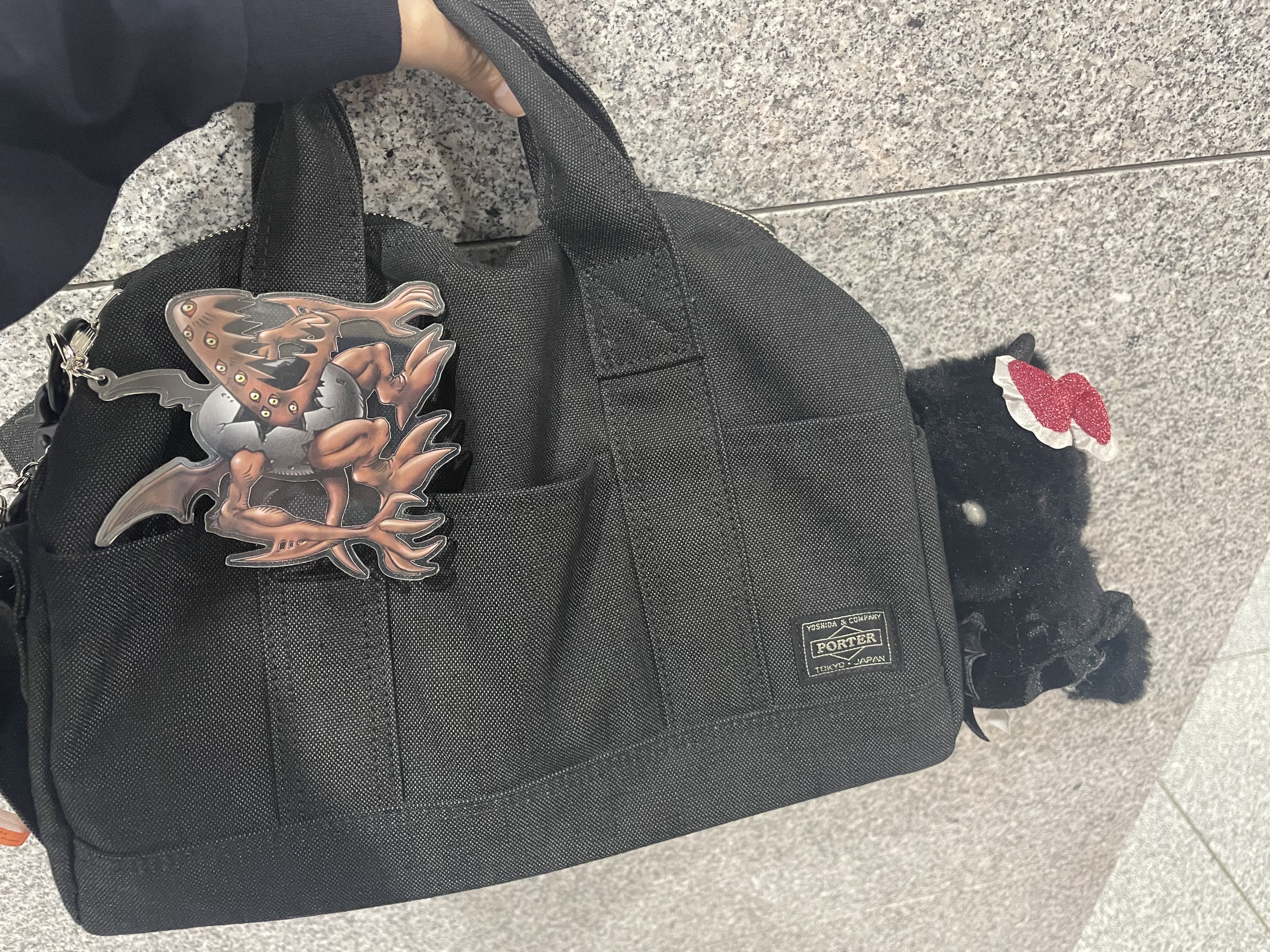 Porter Smoky 2Way Doctors Bag Black, Sanrio Hello Kitty Devil Mascot Holder 착용 스타일 - 2