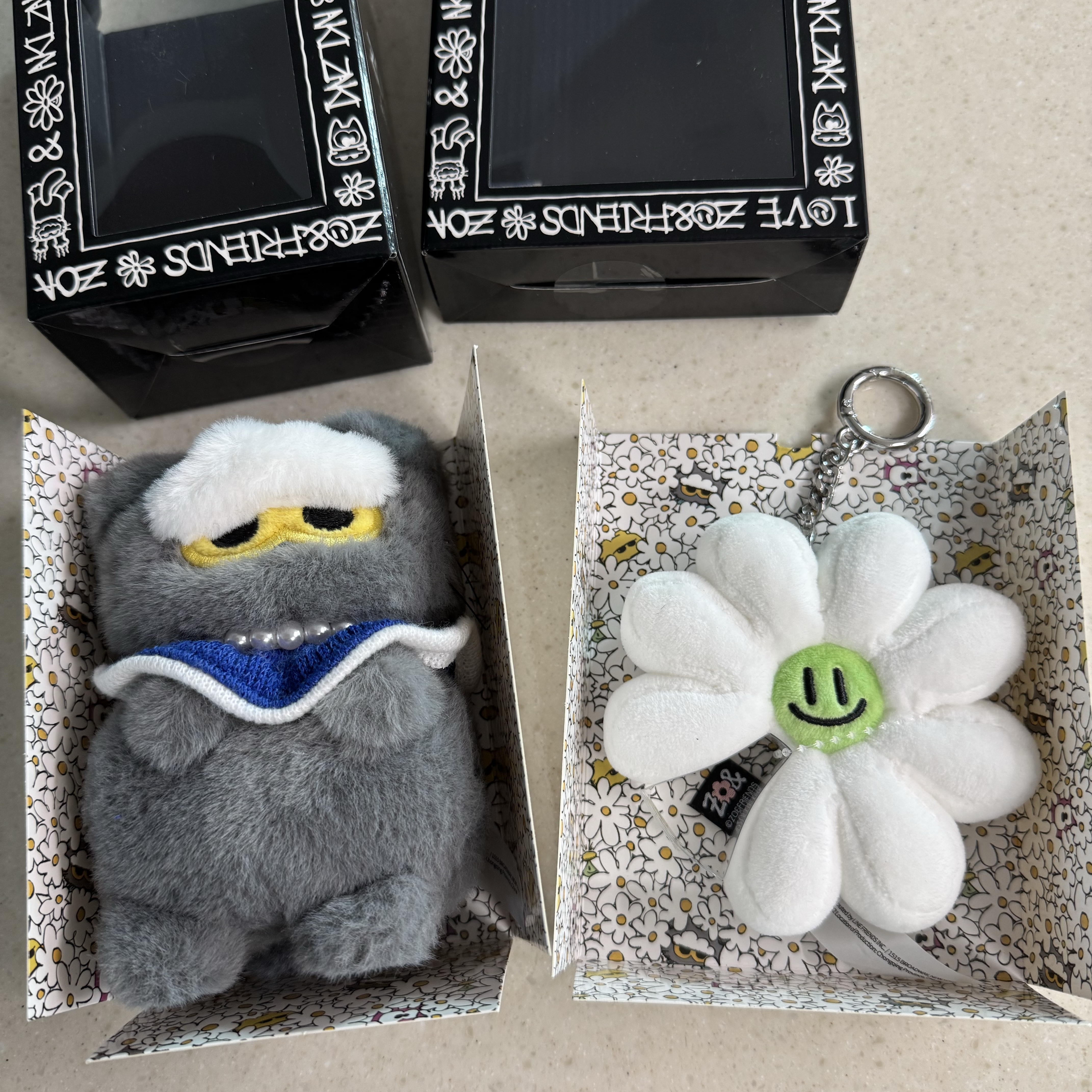 Zo&Friends A&ne Plush Keyring White 착용 스타일
