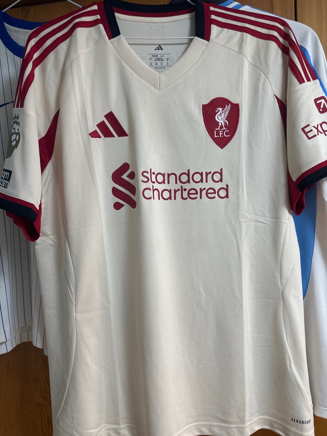 Adidas Liverpool FC 2025/26 Away Jersey Wonder White - KR Sizing (Non Marking Ver.) 착용 스타일 - 1