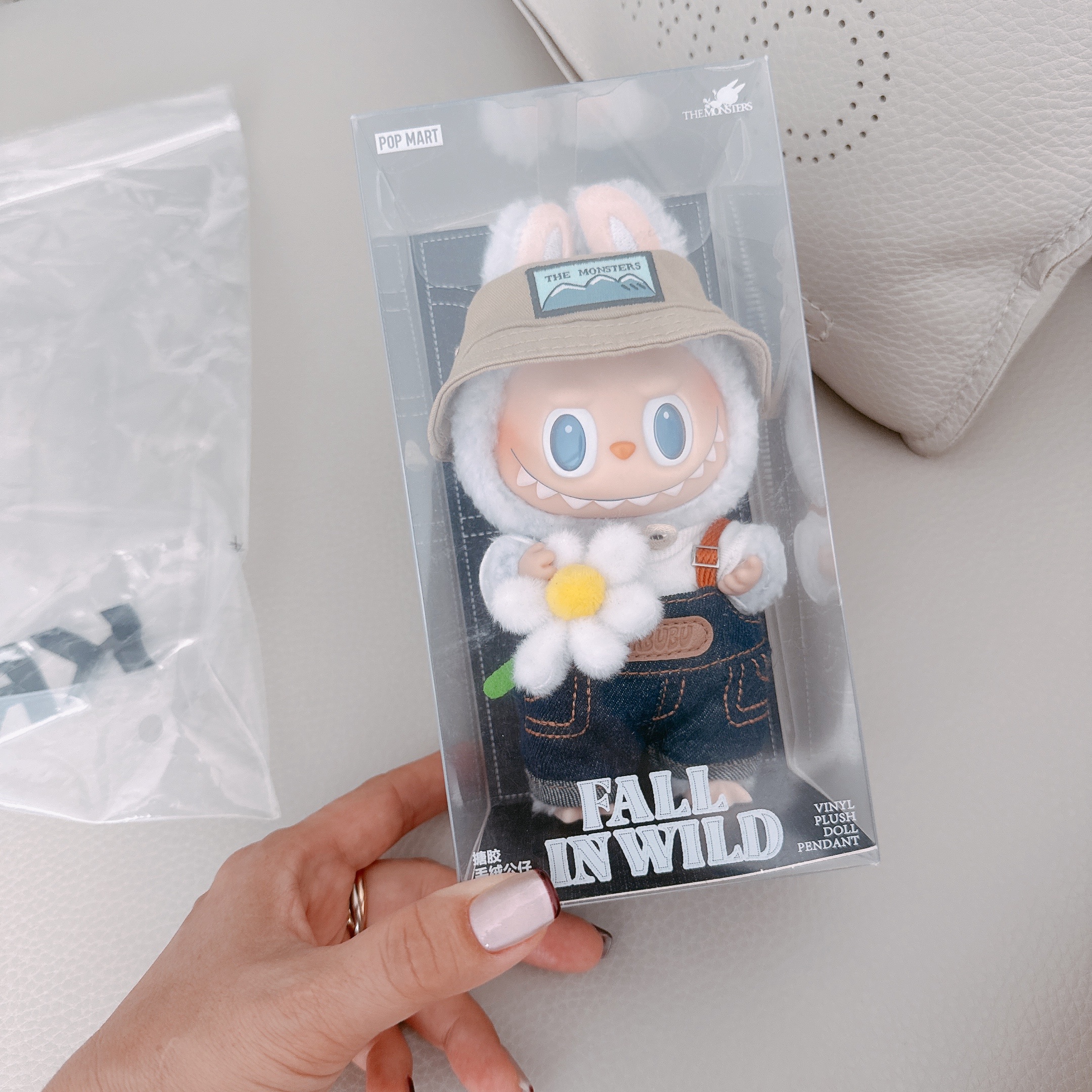 Pop Mart Fall In Wild Labubu Series Toy Keyring 착용 스타일 - 2