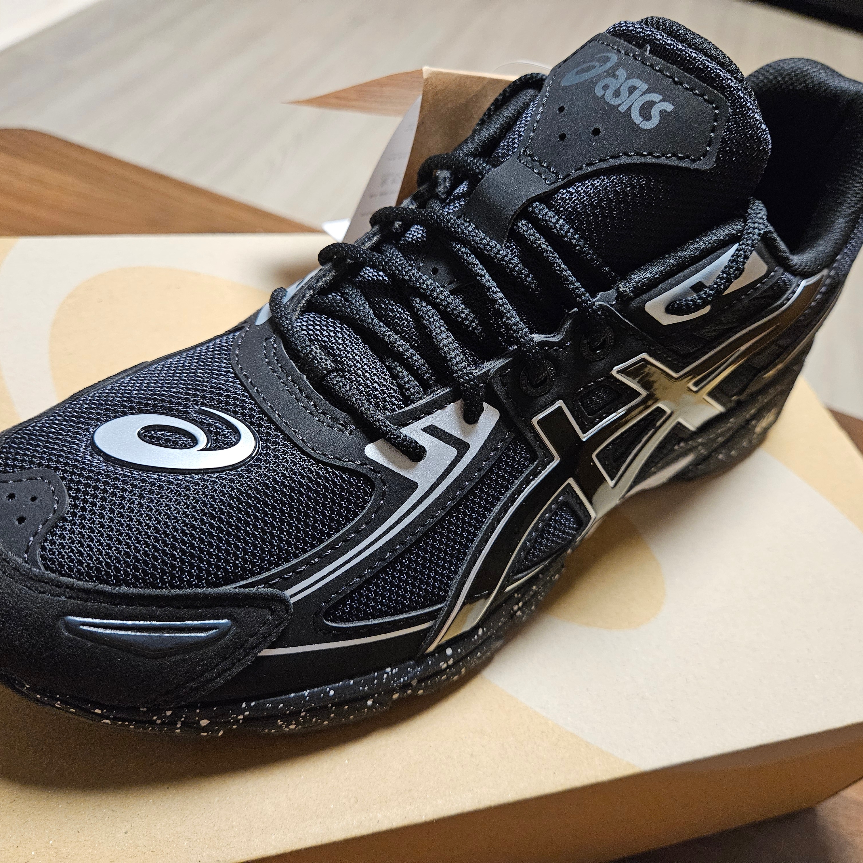 Asics Gel-Venture 6 Black Pure Silver 착용 스타일