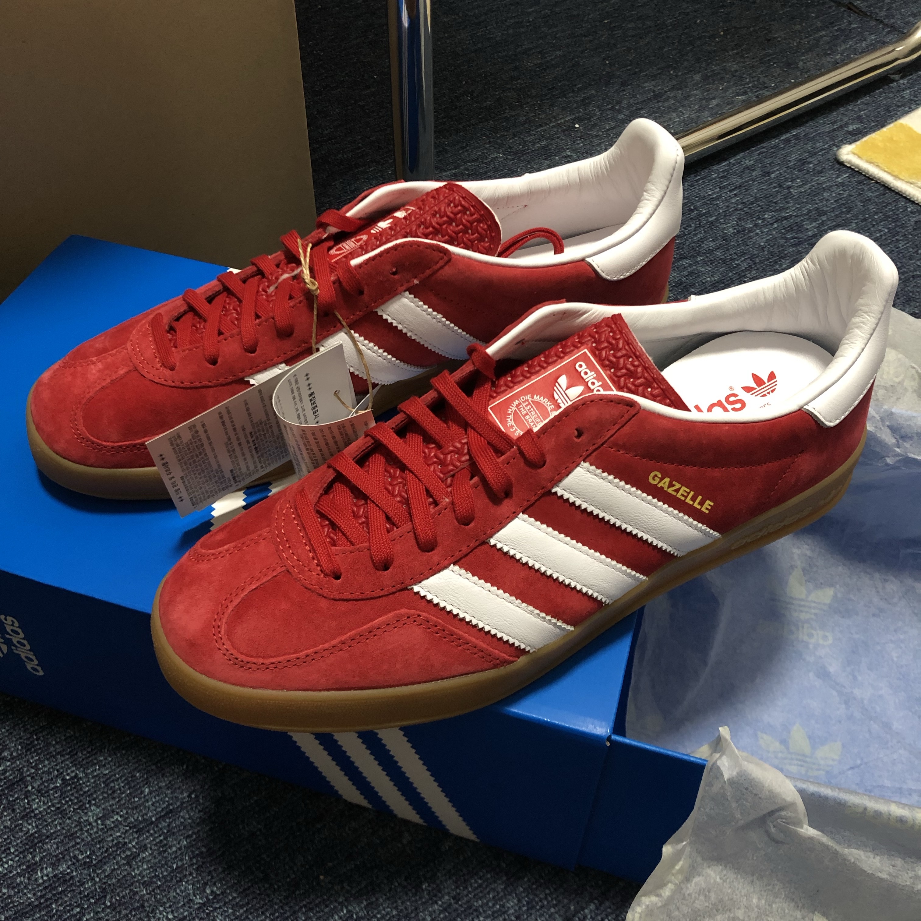 Adidas Gazelle Indoor Scarlet 착용 스타일