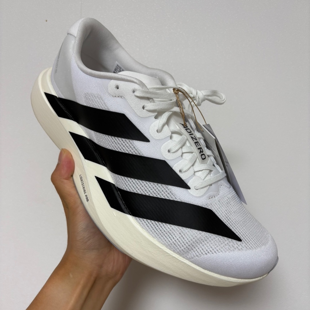 Adidas Adizero EVO SL Cloud White Core Black 착용 스타일