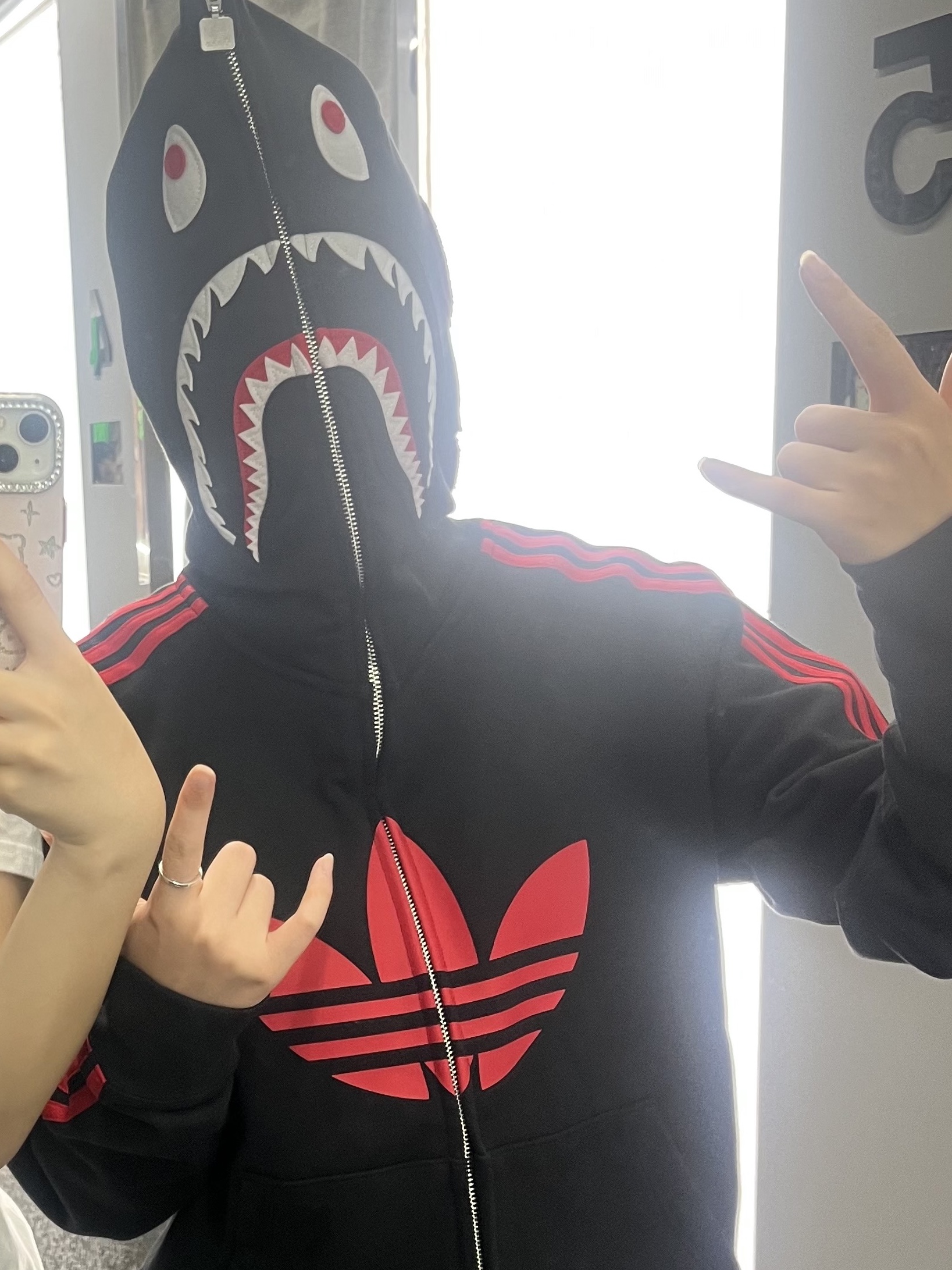 Adidas x BAPE Ultimate Shark Hoodie Black - US Sizing, Adidas x BAPE Ultimate Shark Hoodie Black - KR Sizing 착용 스타일 - 2