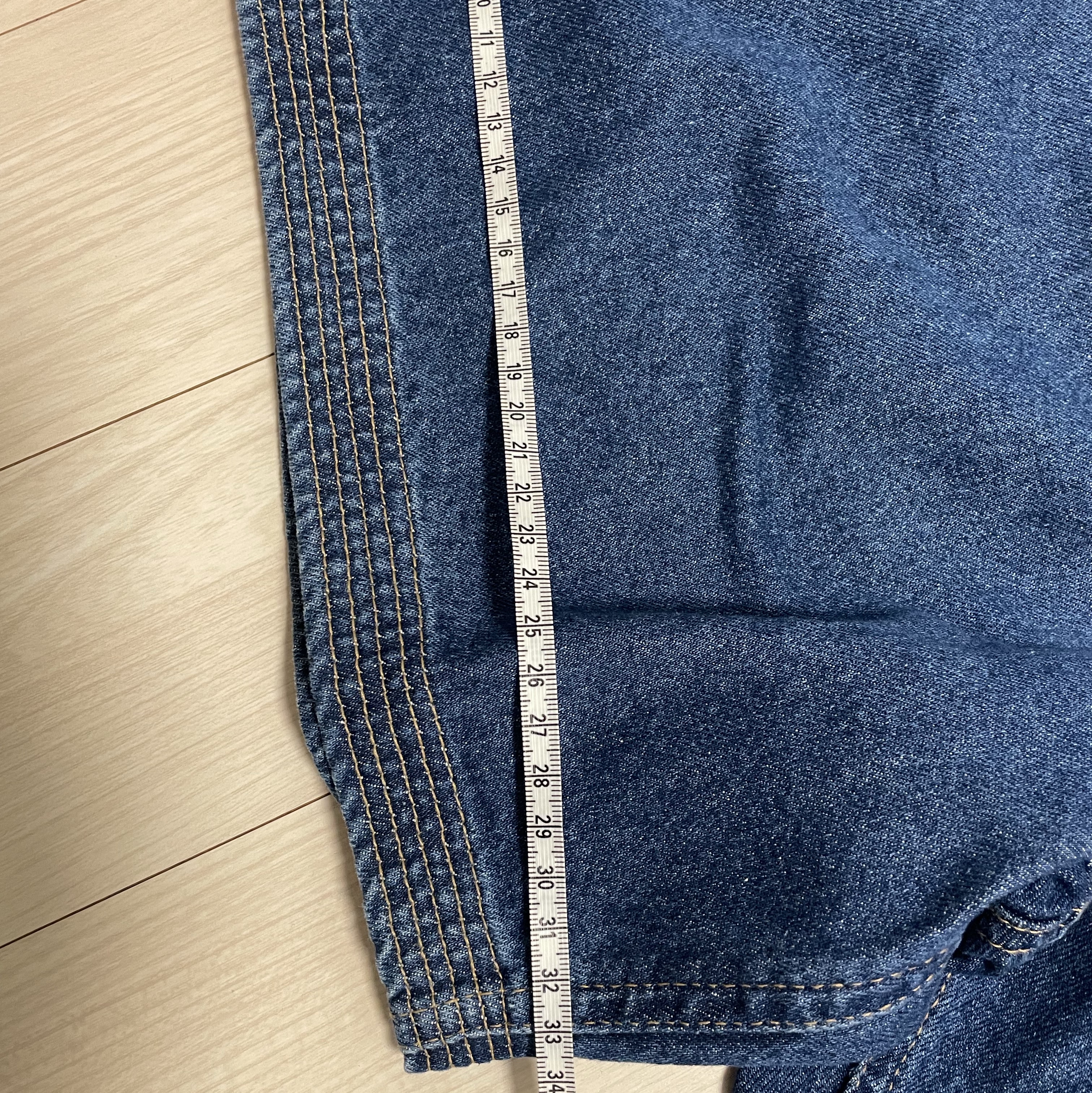 IAB Studio Denim Shorts Deep Blue 착용 스타일 - 2