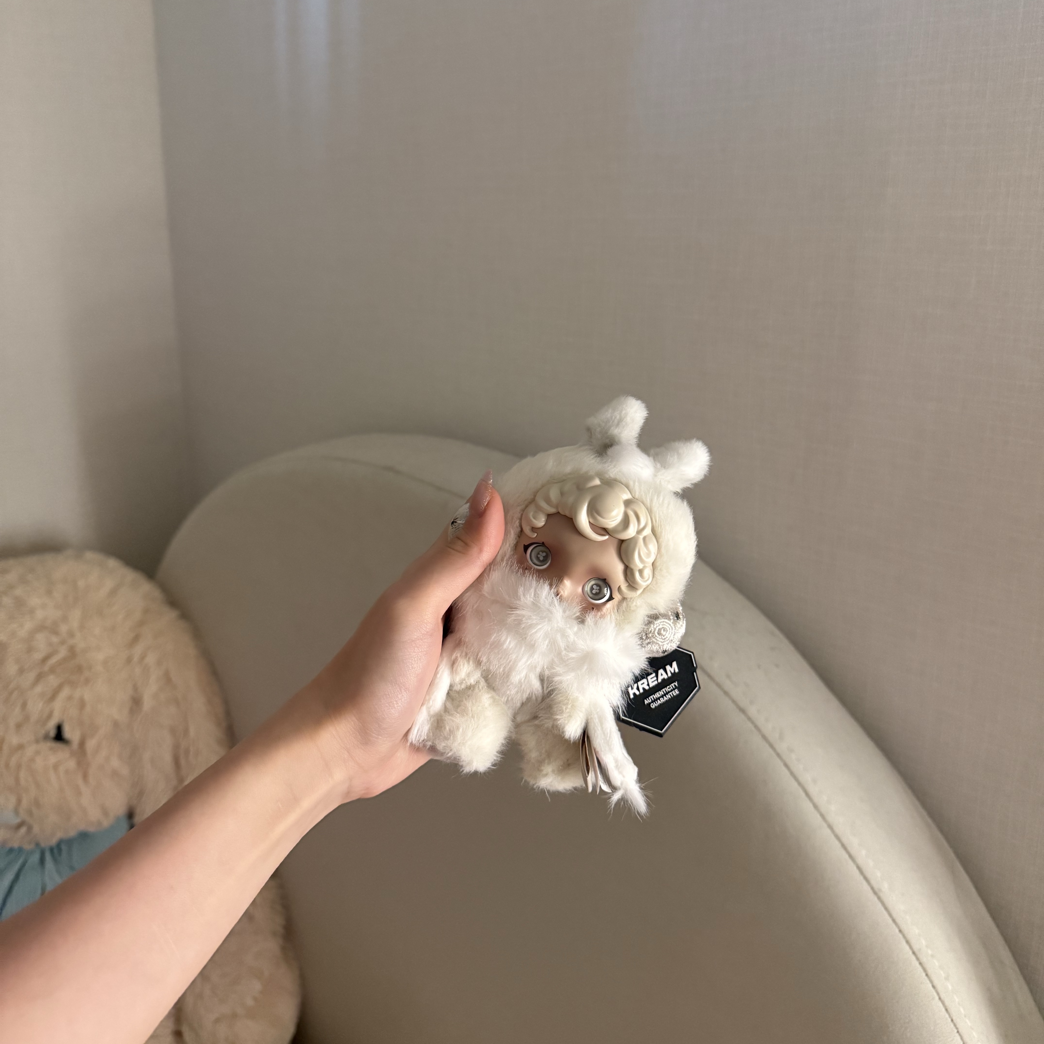 Pop Mart Skullpanda L’Impressionnisme Series Plush Doll Mist (Opened Case) 착용 스타일