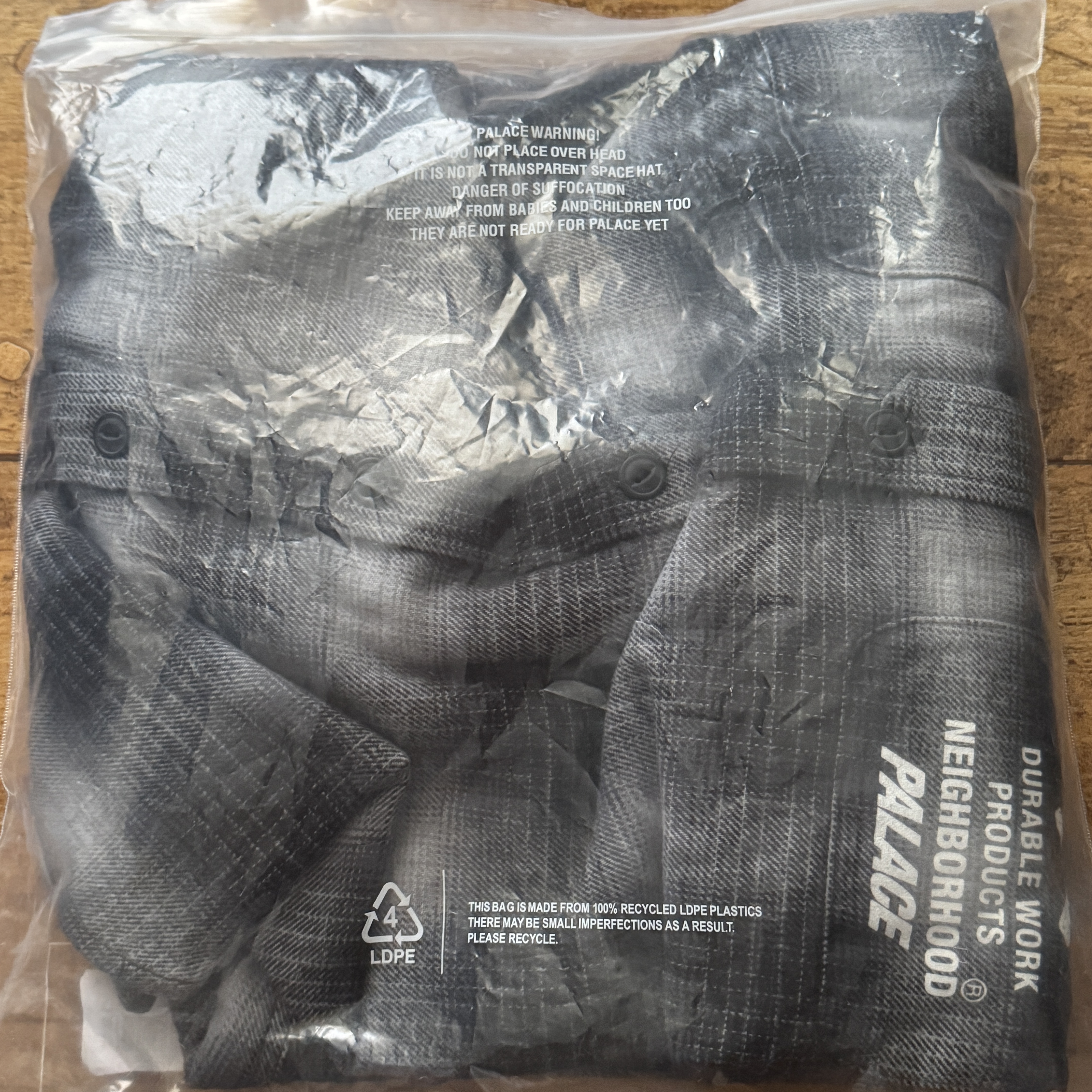 Palace x Neighborhood Shirt Grey Ombre Plaid - 25FW 착용 스타일 - 2